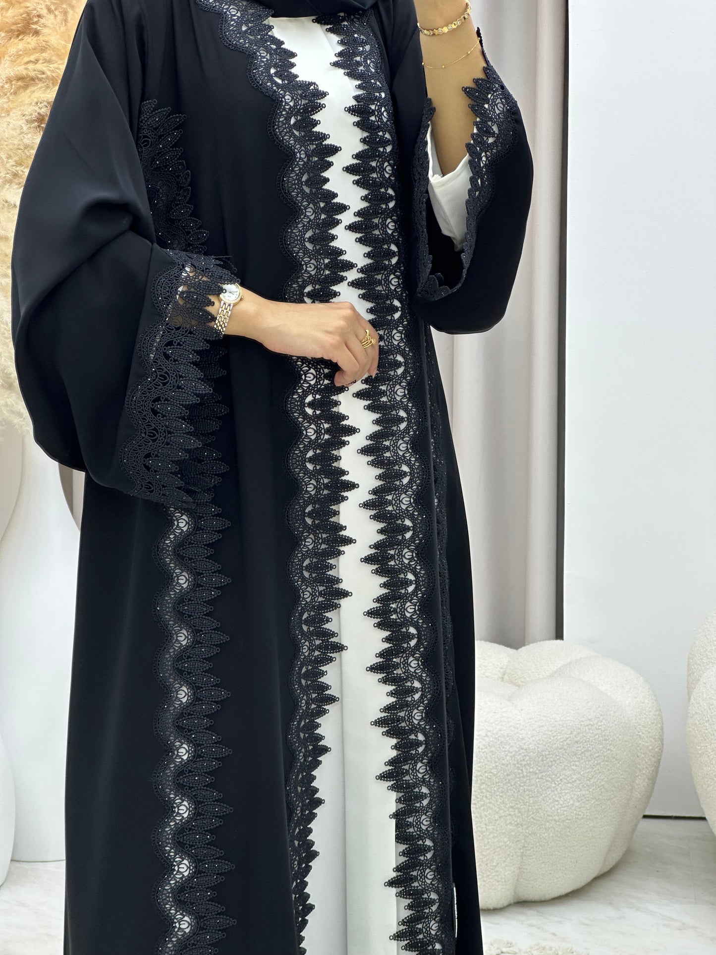 C 04526 Black Classic Lace Abaya