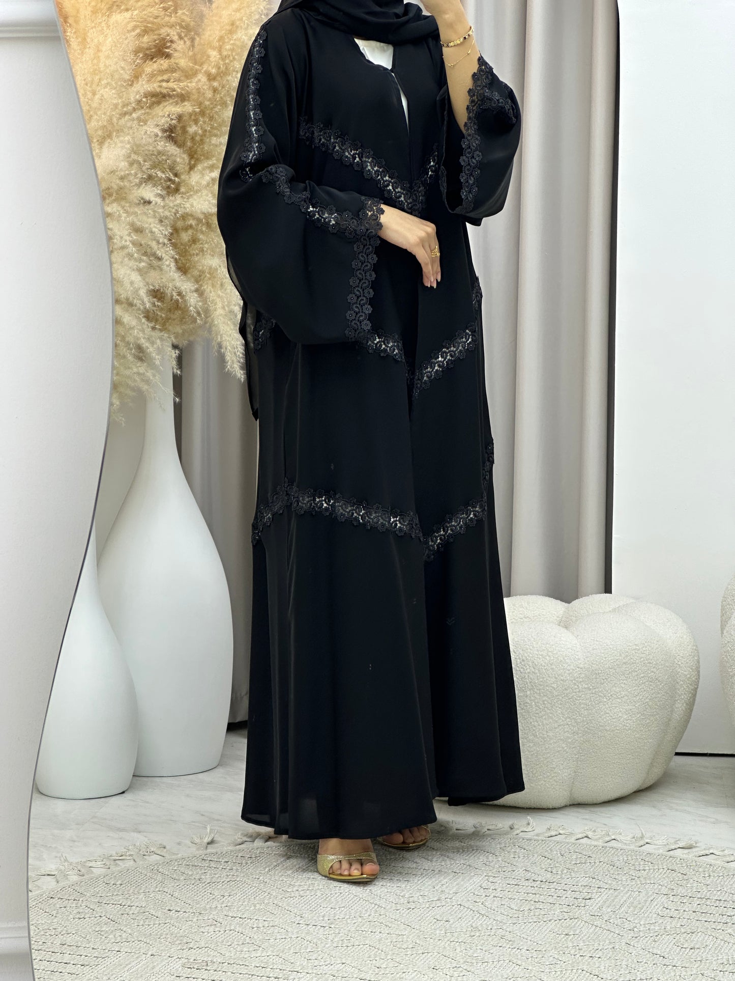 C 04528 Black Classic Lace Abaya