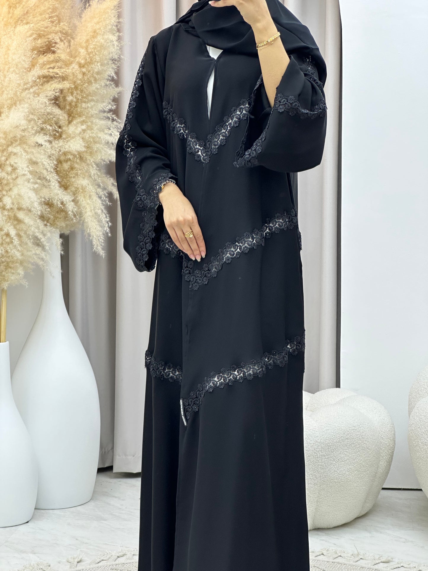 C 04528 Black Classic Lace Abaya