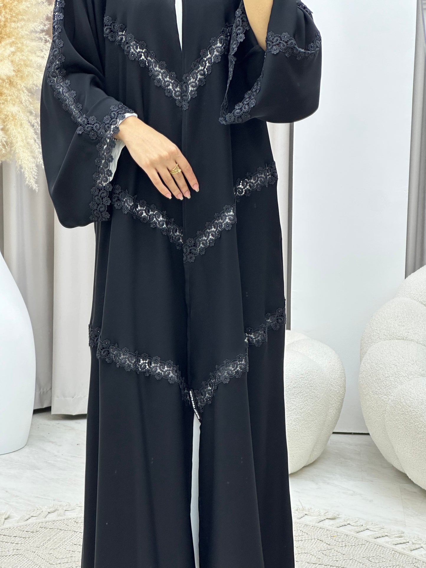 C 04528 Black Classic Lace Abaya