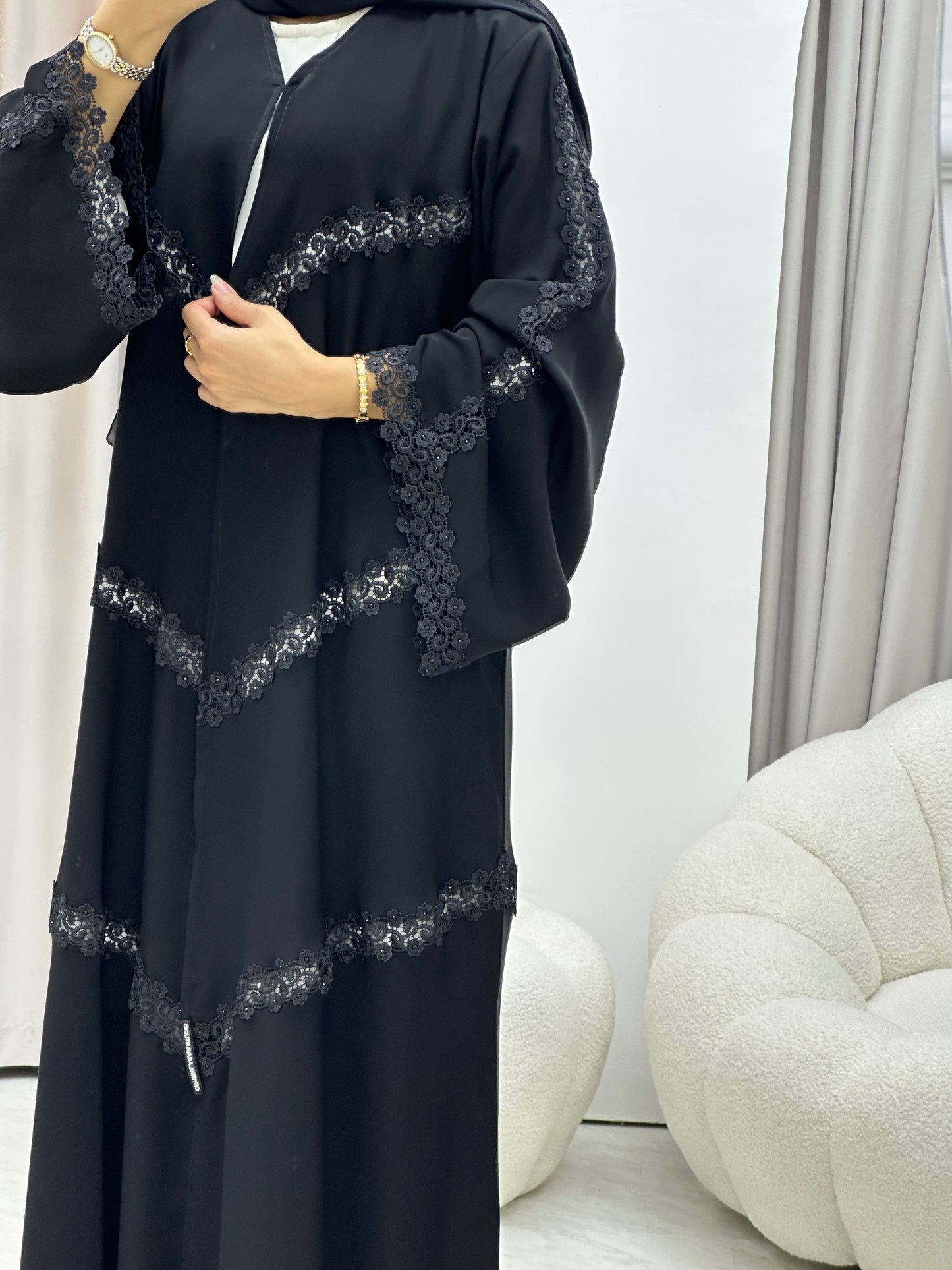 C 04528 Black Classic Lace Abaya