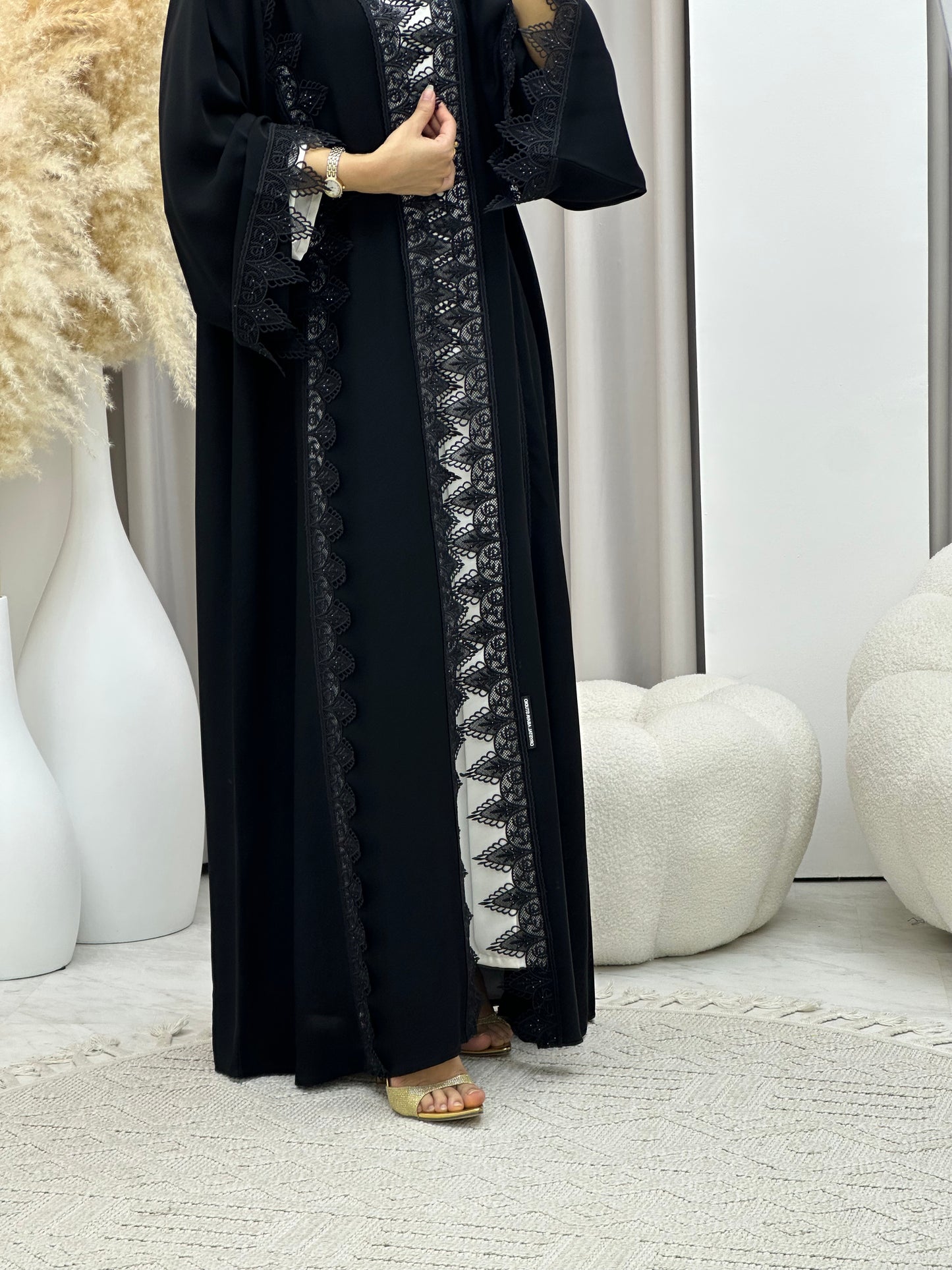 C 04529 Black Classic Lace Abaya