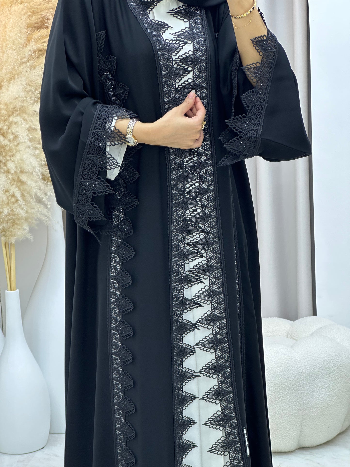 C 04529 Black Classic Lace Abaya