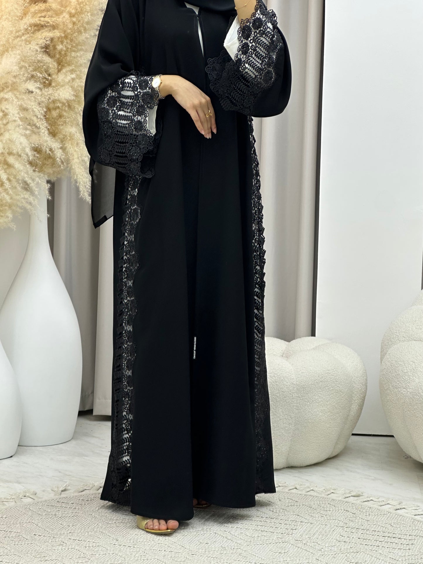 C 04530 Black Classic Lace Abaya