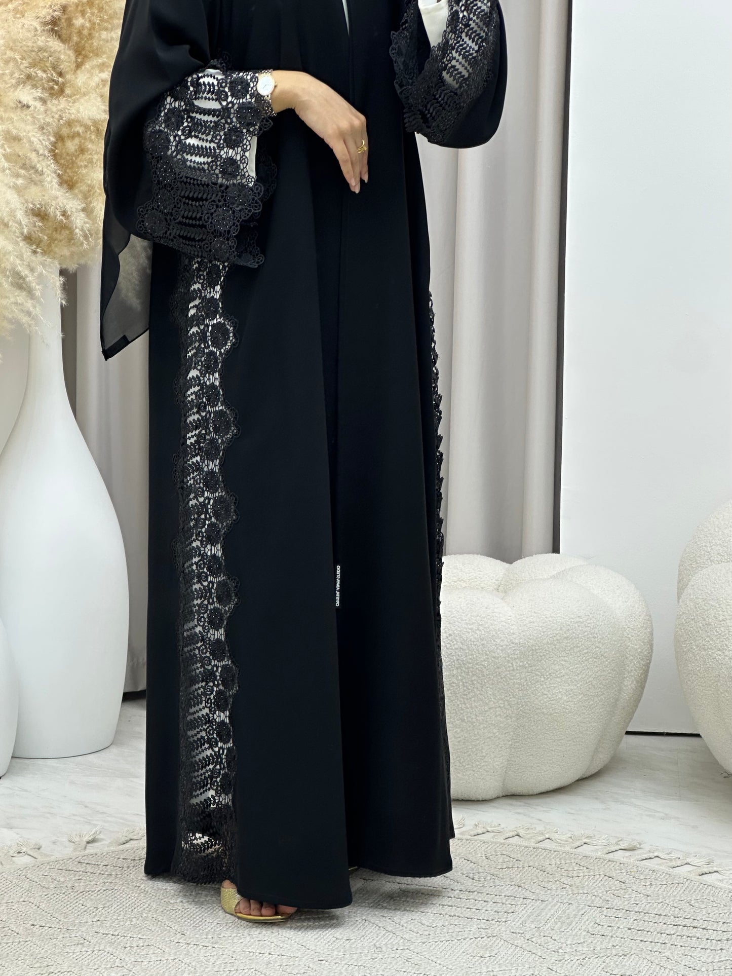 C 04530 Black Classic Lace Abaya