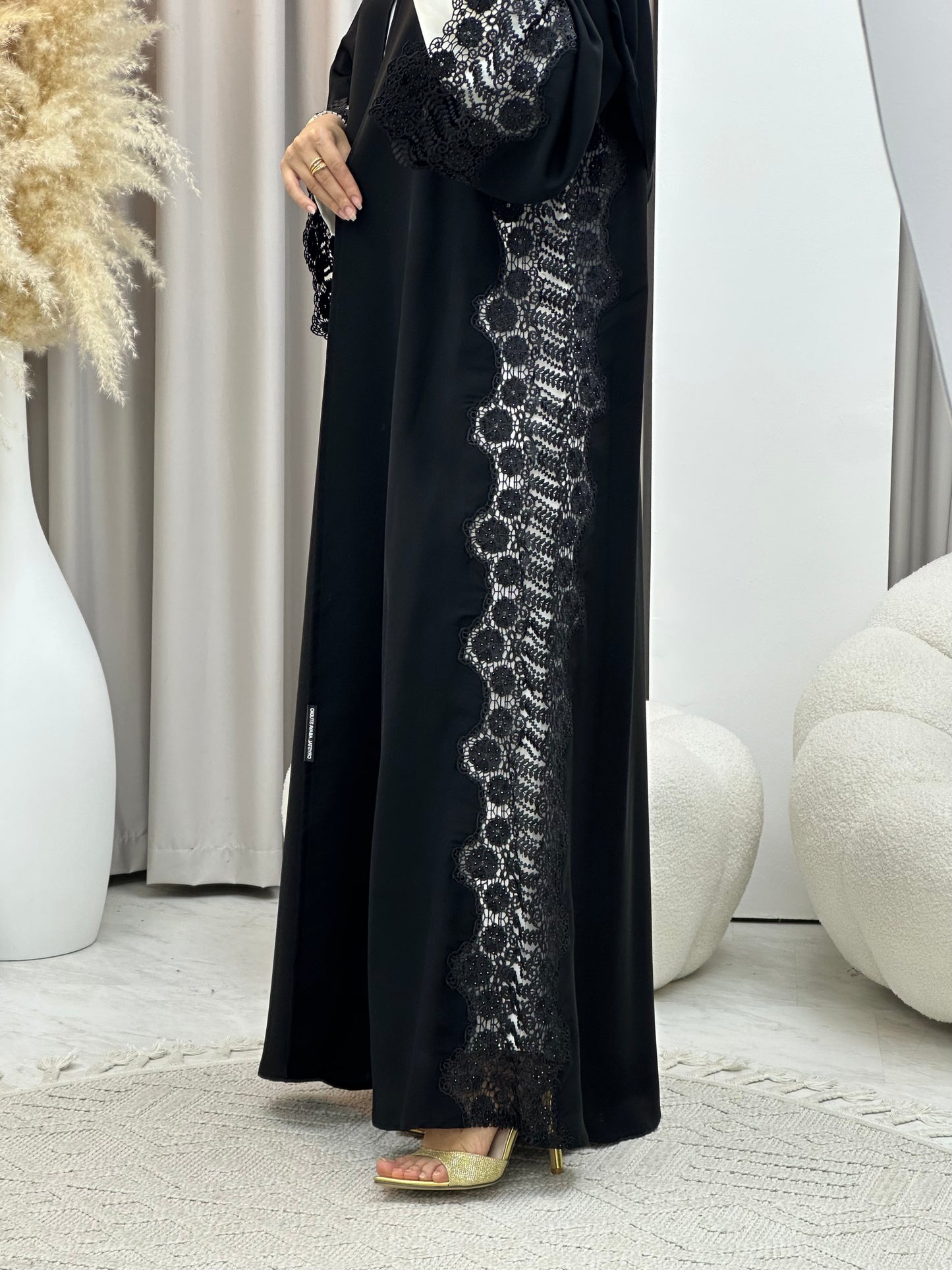 C 04530 Black Classic Lace Abaya