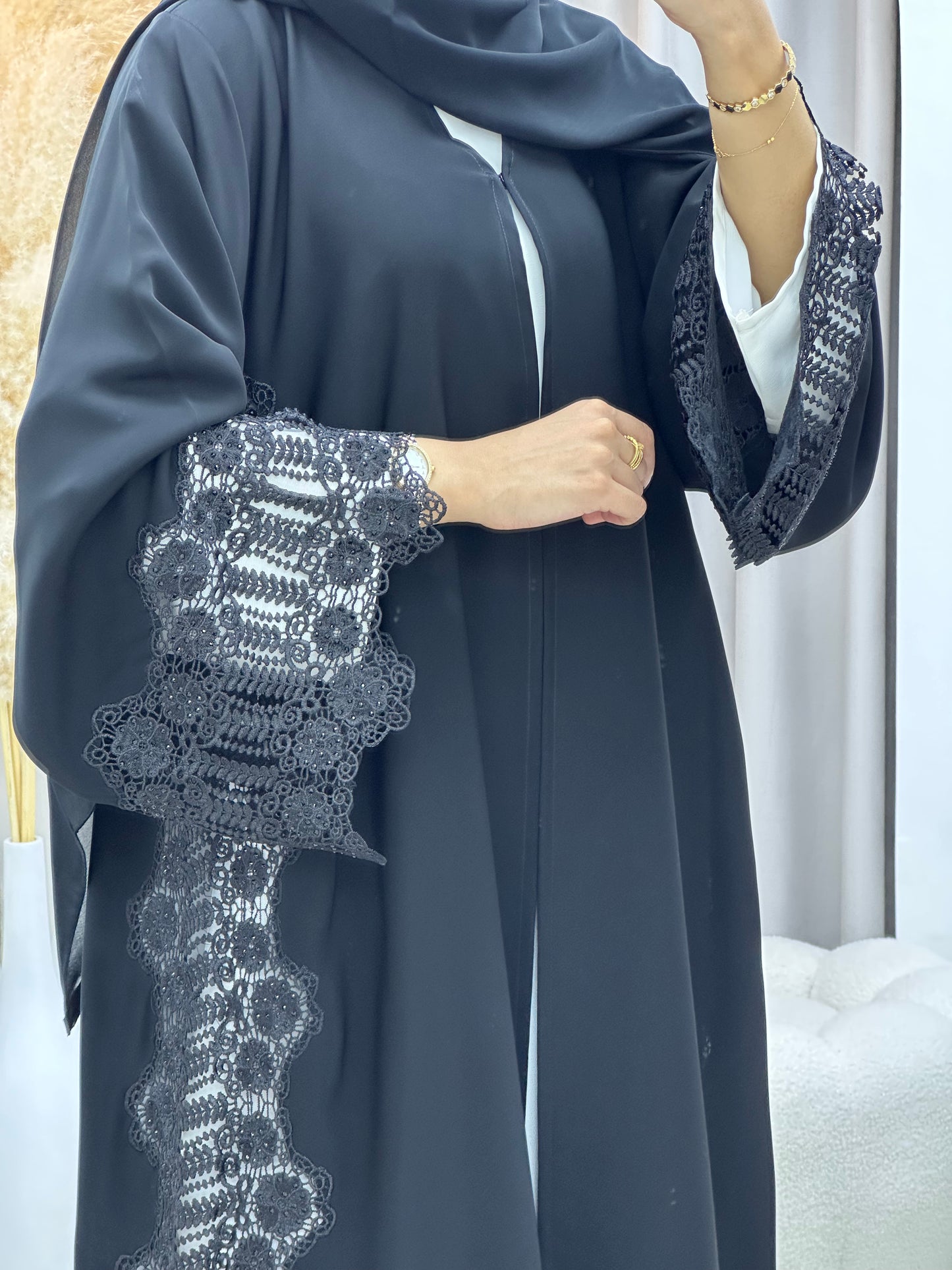 C 04530 Black Classic Lace Abaya