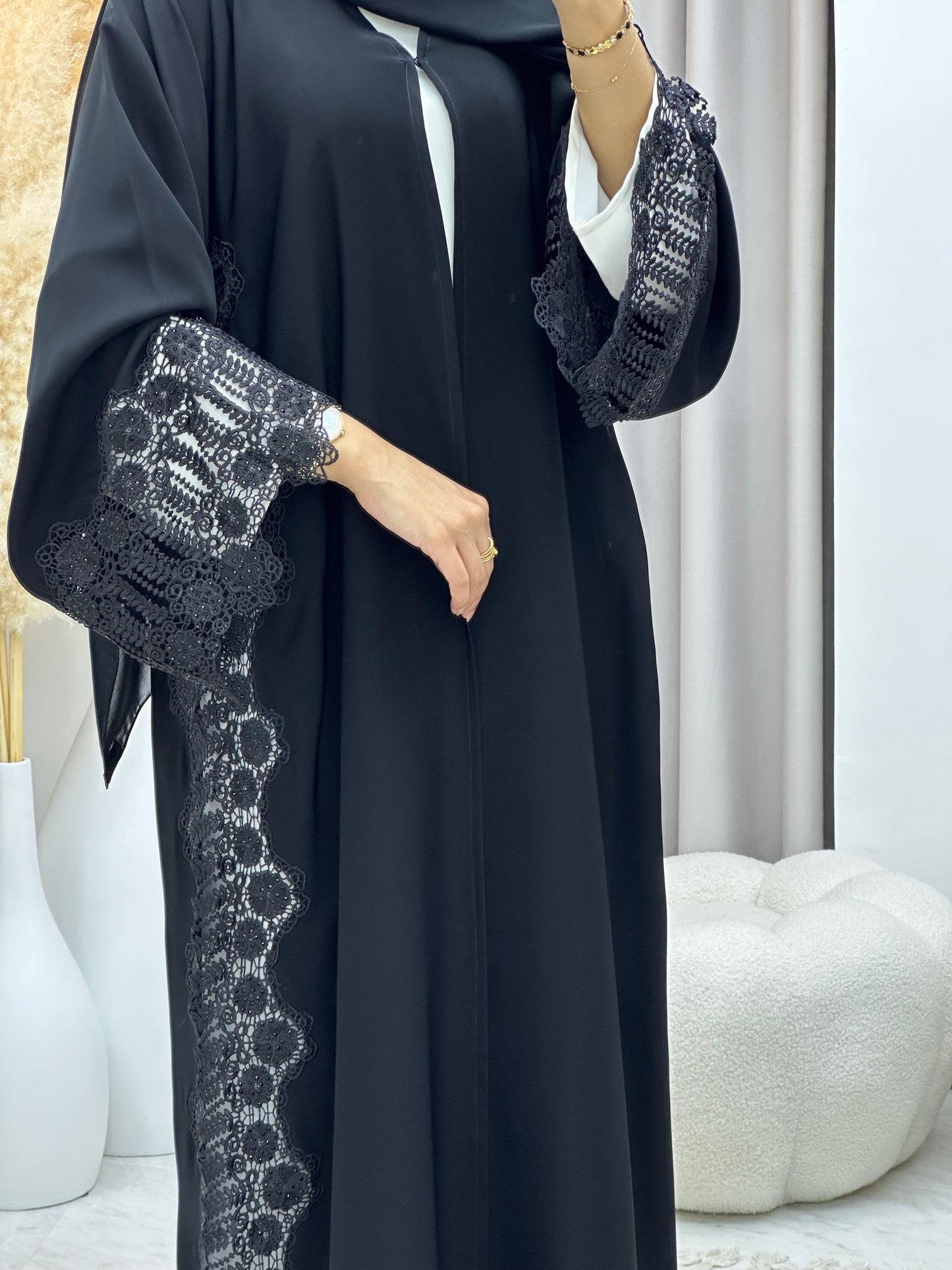 C 04530 Black Classic Lace Abaya