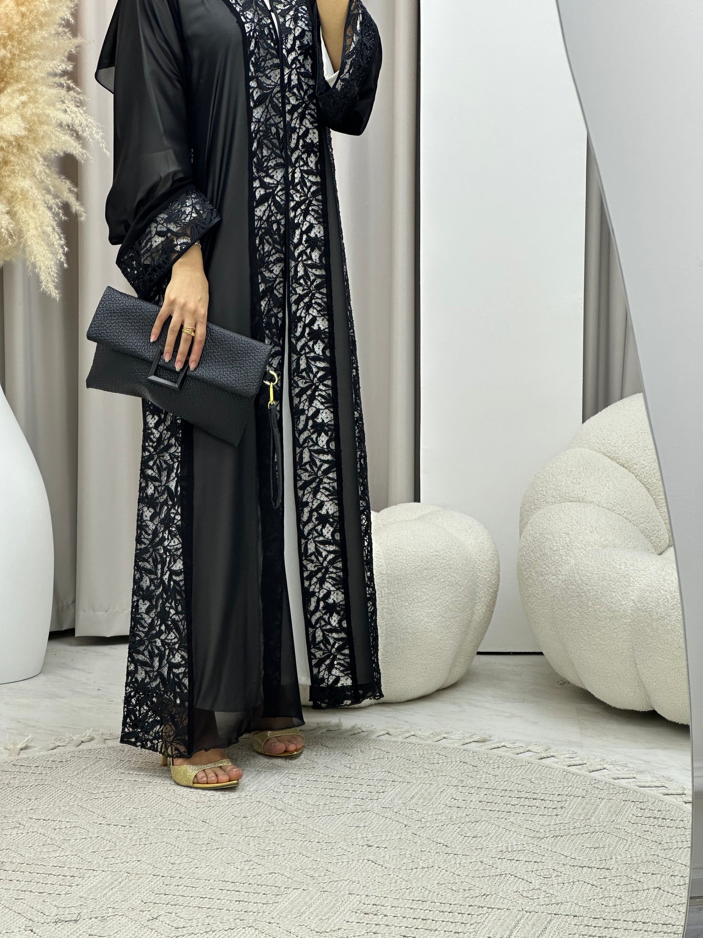 C 04531 Black Classic Lace Abaya