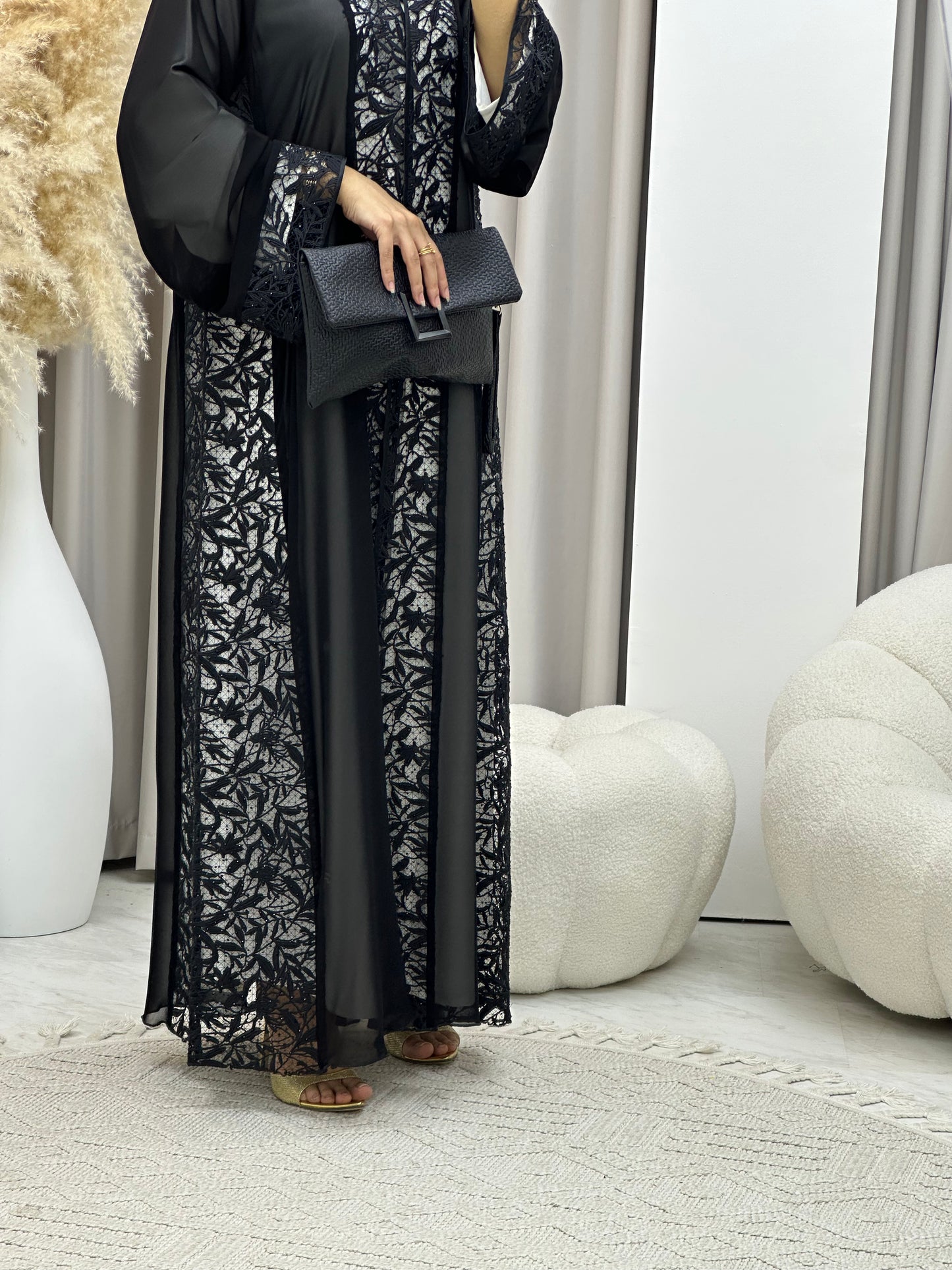 C 04531 Black Classic Lace Abaya