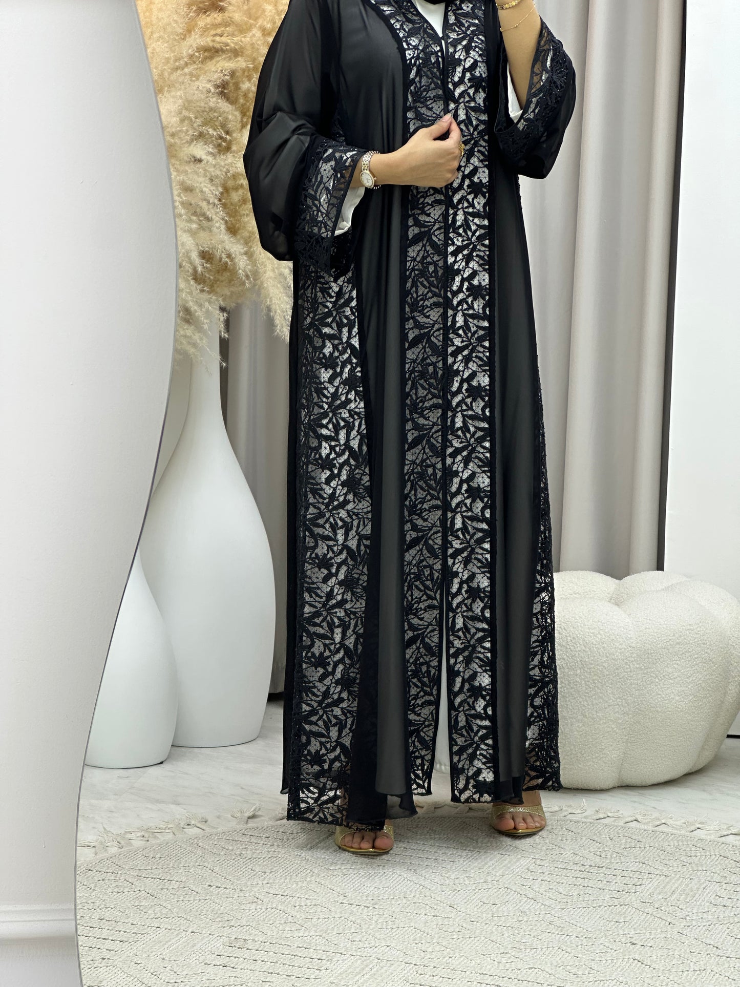 C 04531 Black Classic Lace Abaya