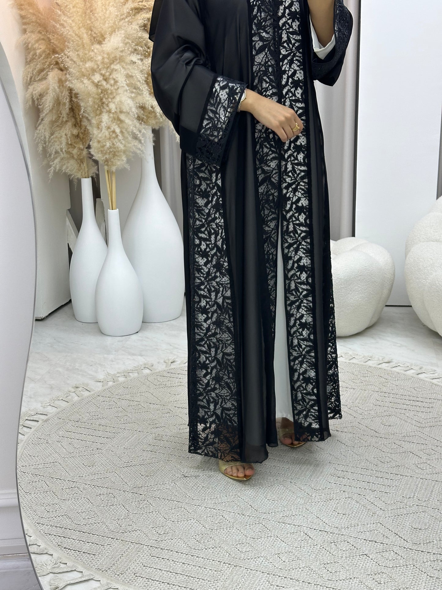 C 04531 Black Classic Lace Abaya