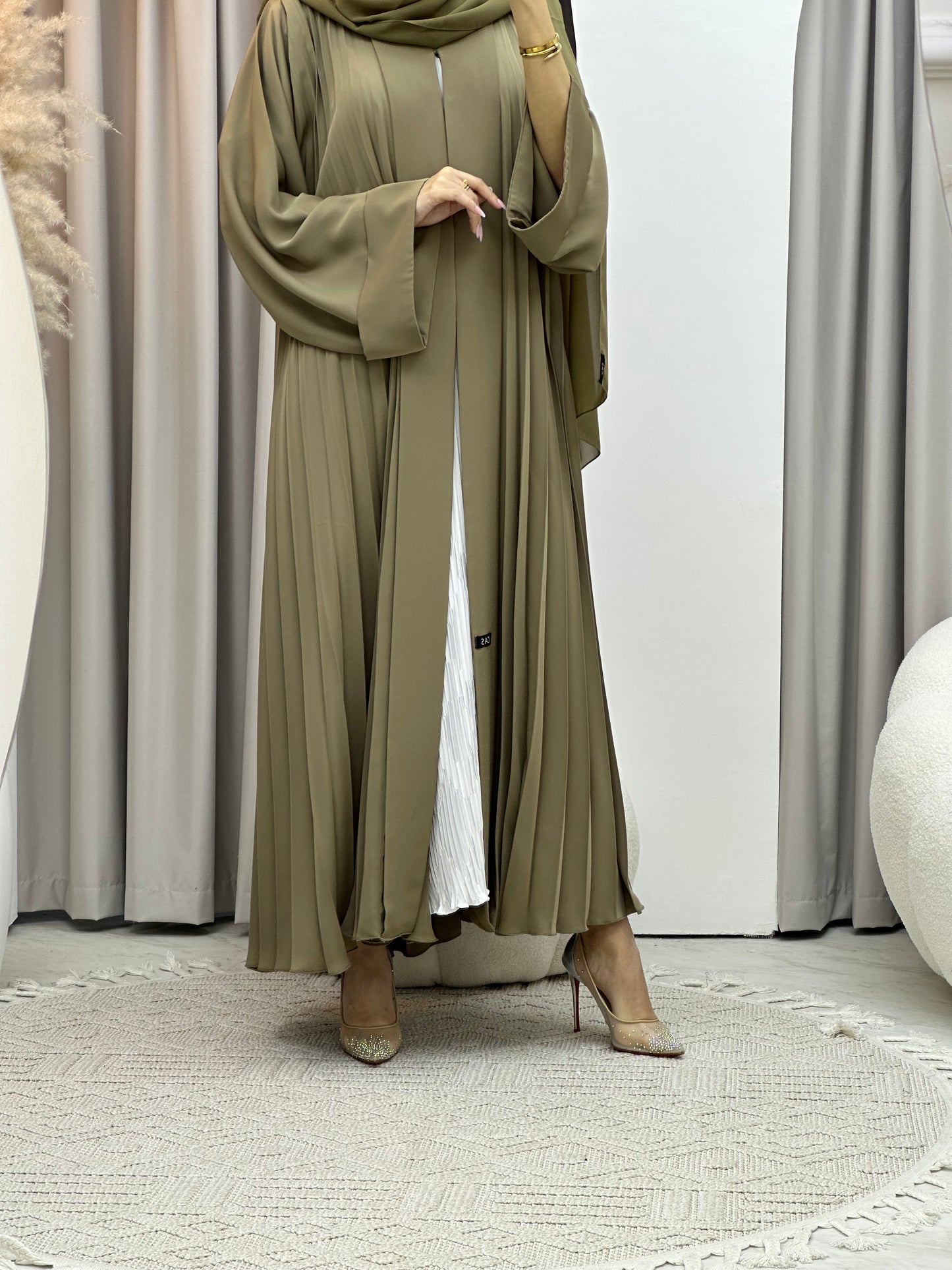 C Plain Army Green Pleated Abaya Set