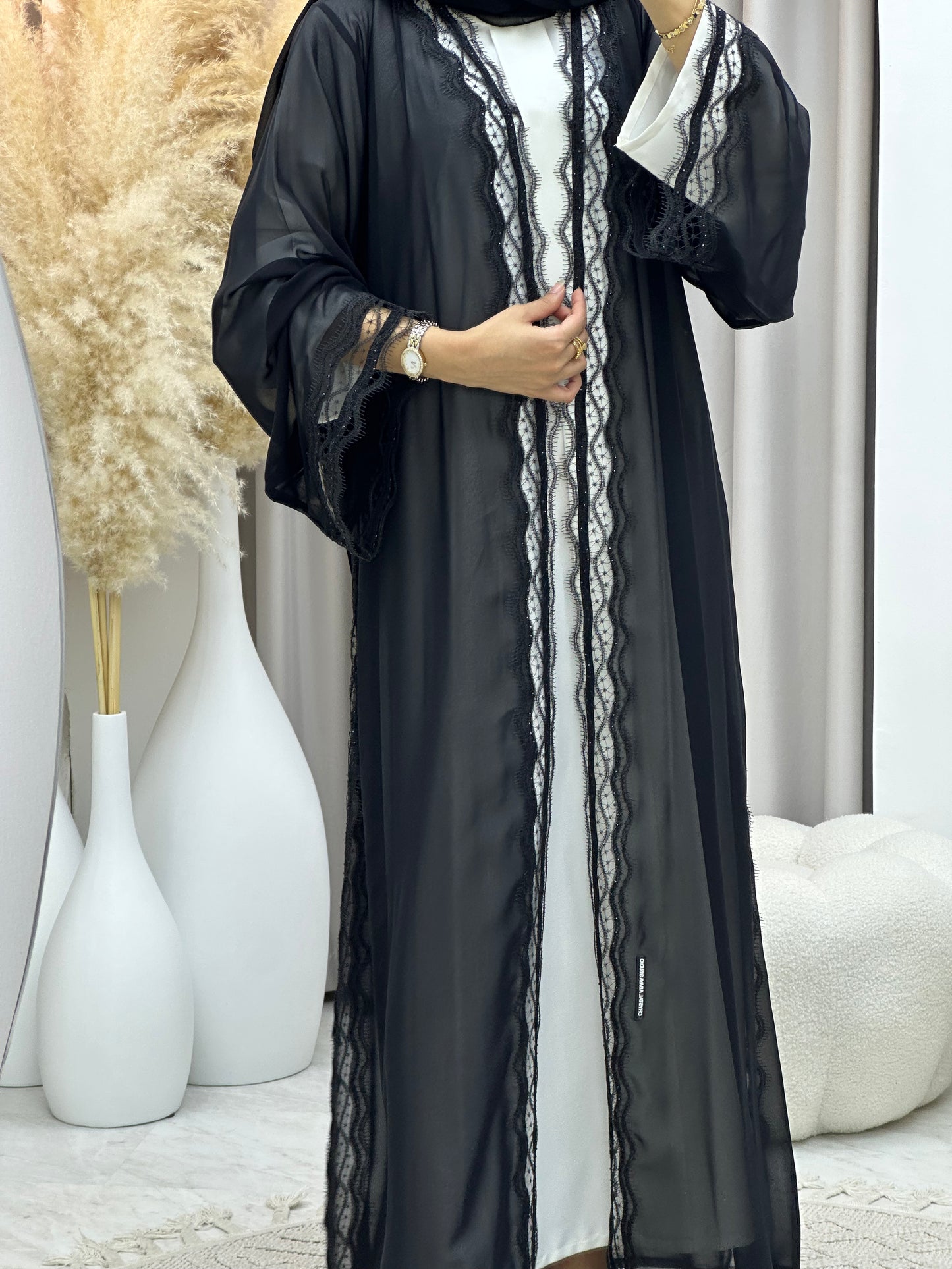 C 04533 Black Classic Lace Abaya