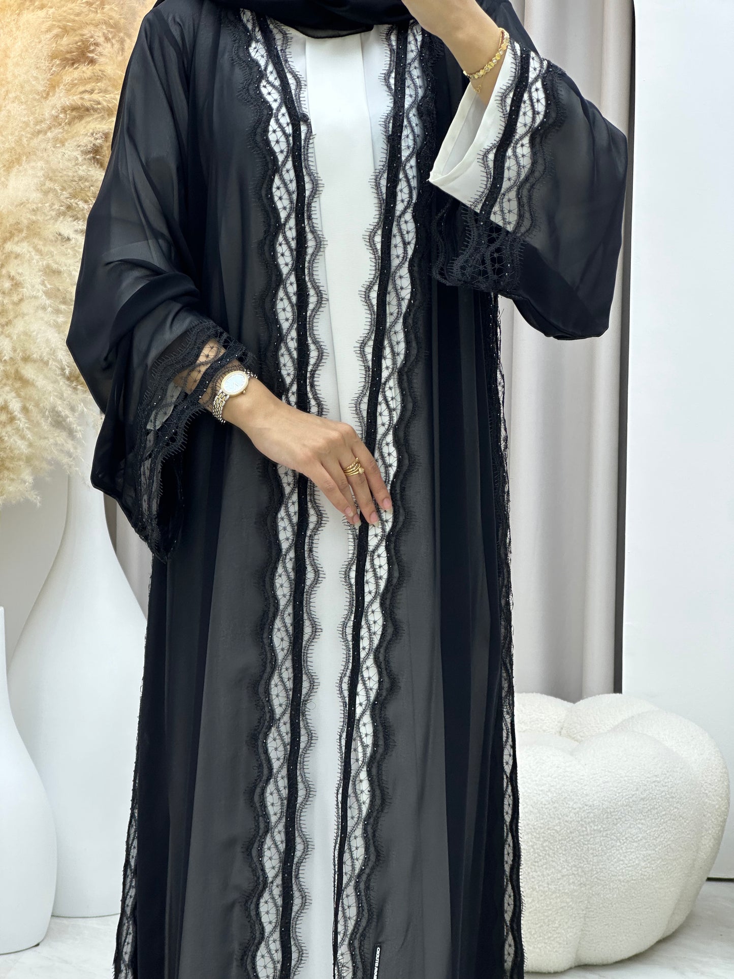 C 04533 Black Classic Lace Abaya