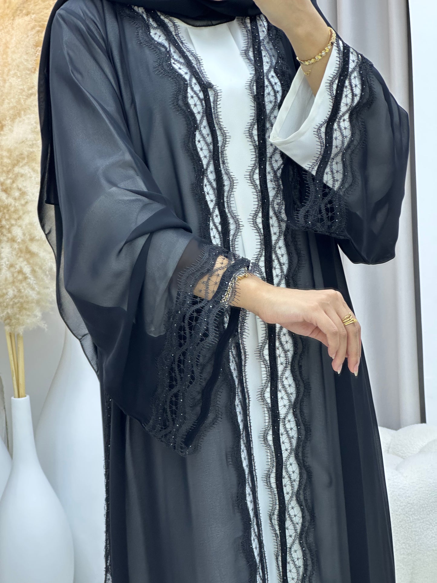 C 04533 Black Classic Lace Abaya