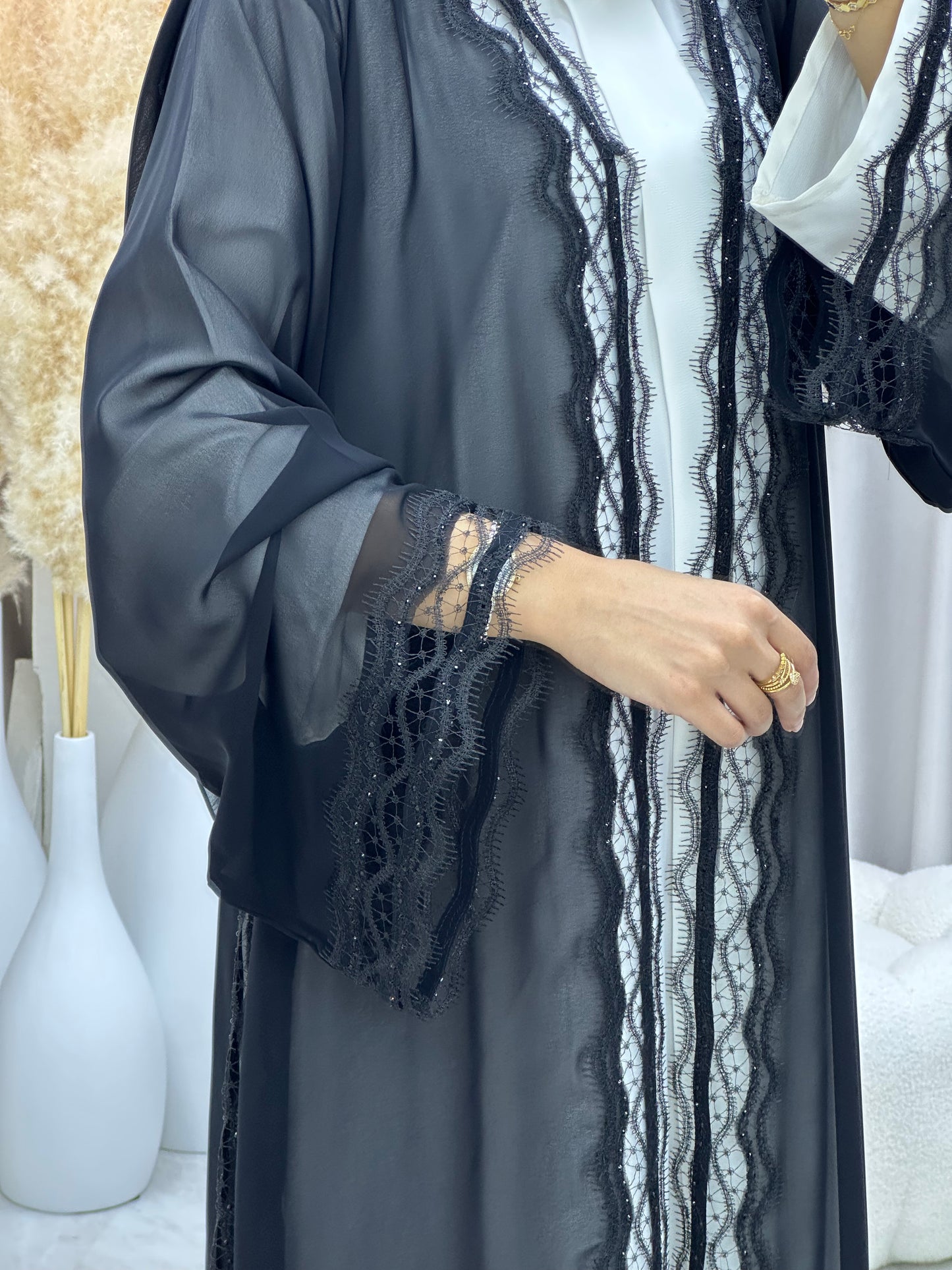 C 04533 Black Classic Lace Abaya