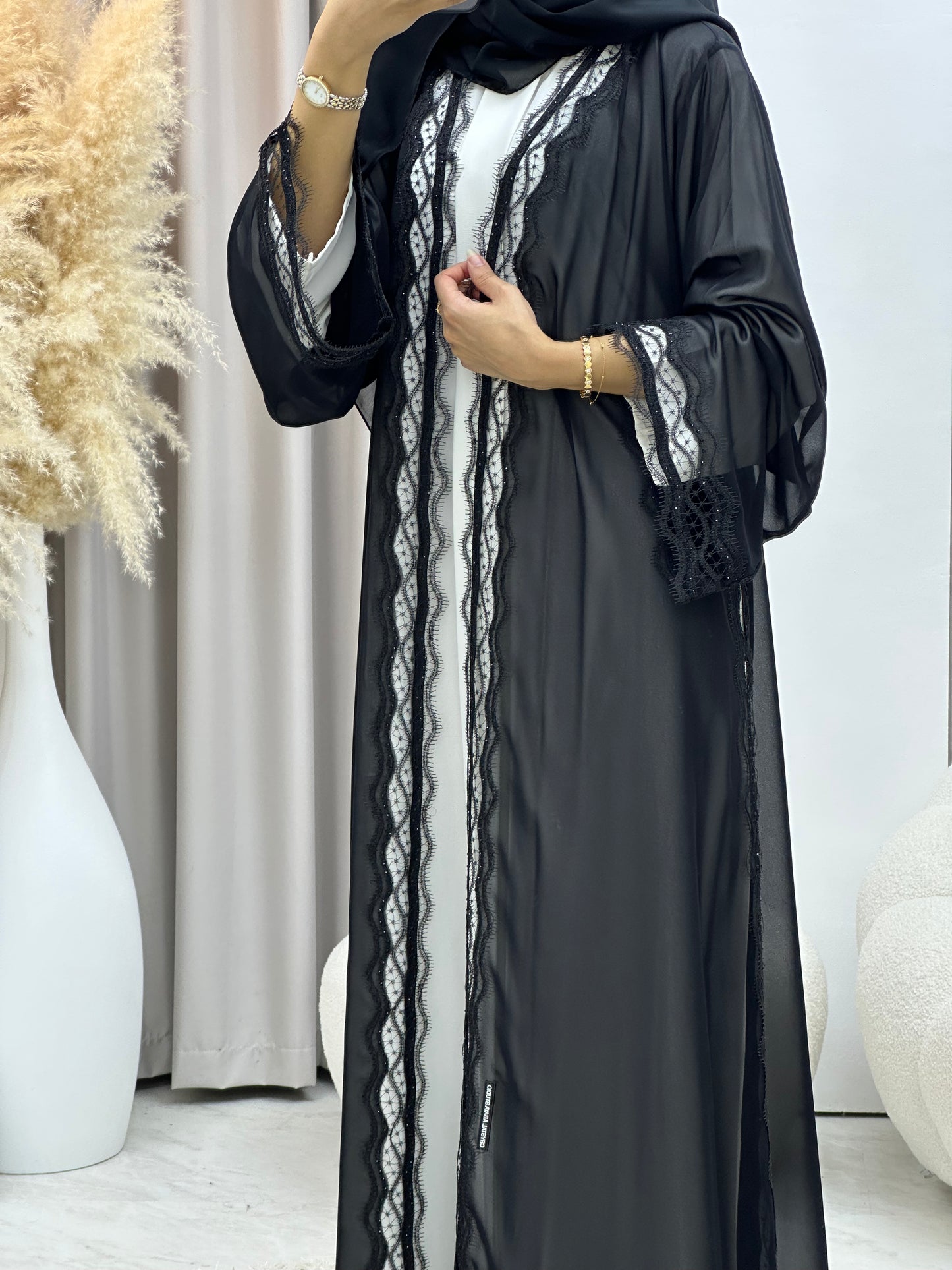 C 04533 Black Classic Lace Abaya