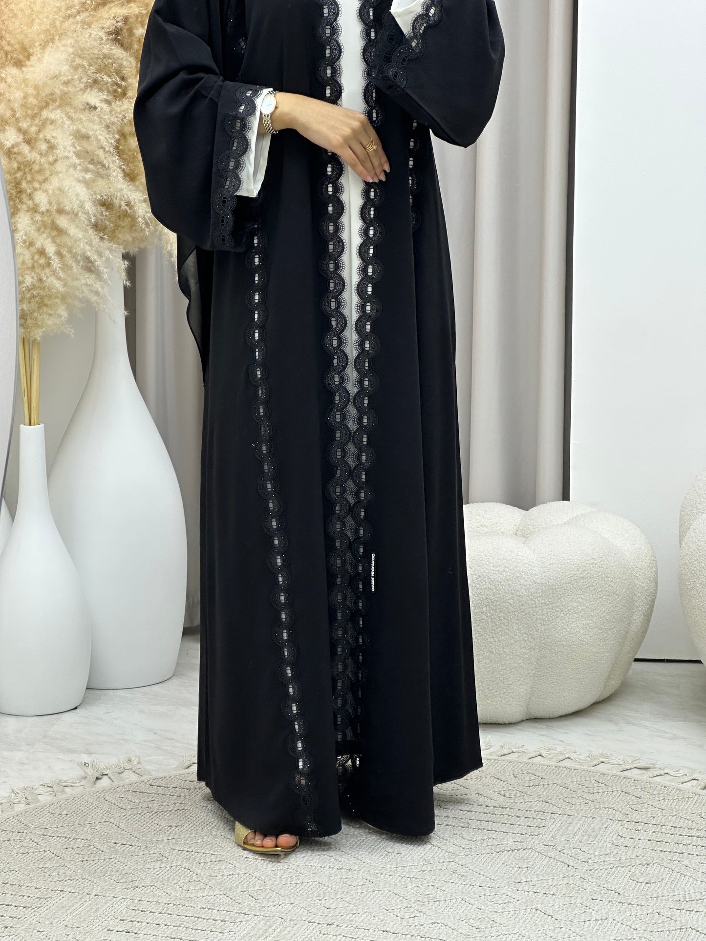 C 04534 Black Classic Lace Abaya