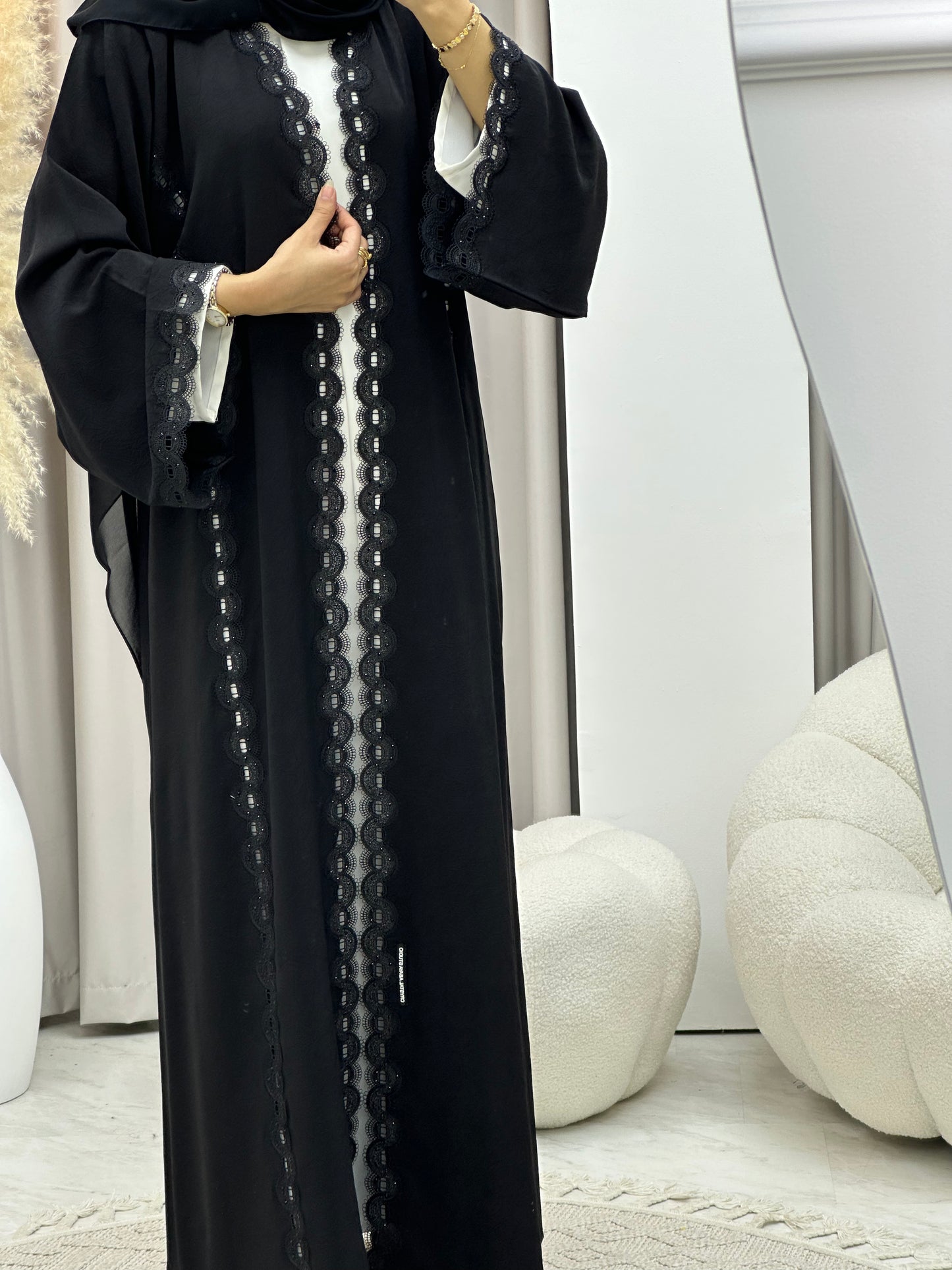 C 04534 Black Classic Lace Abaya