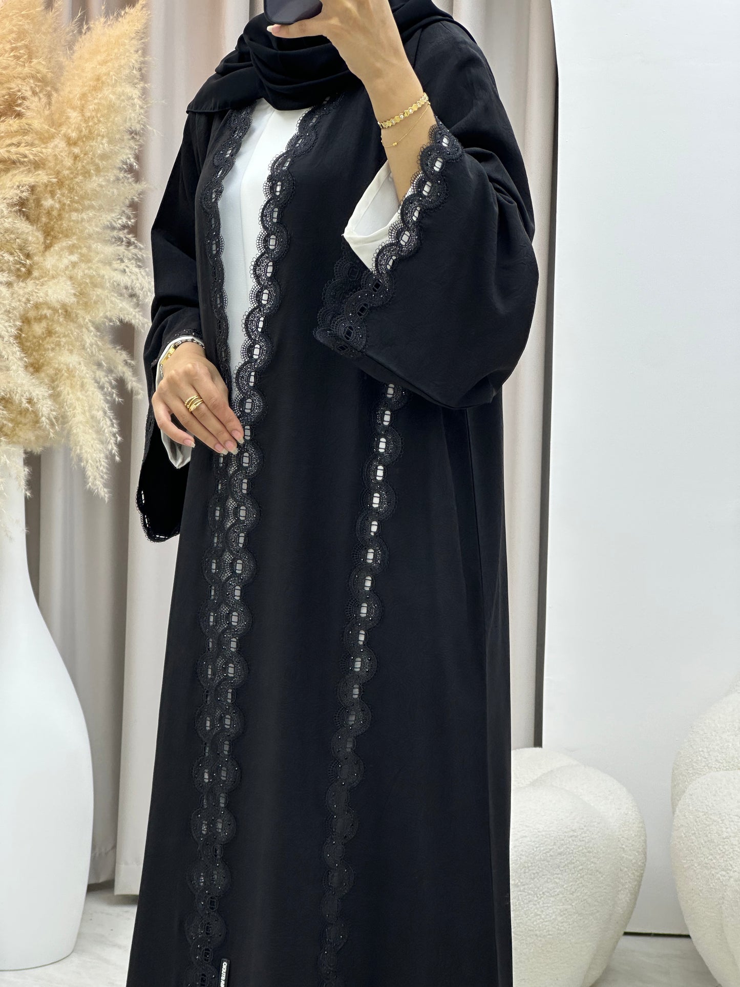 C 04534 Black Classic Lace Abaya