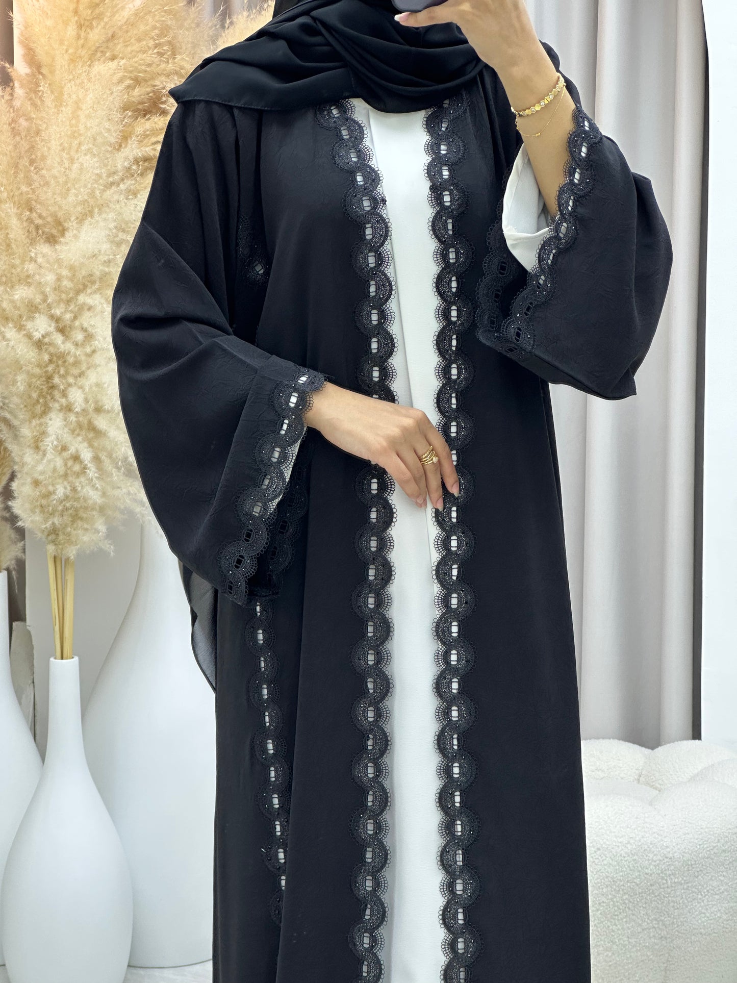 C 04534 Black Classic Lace Abaya