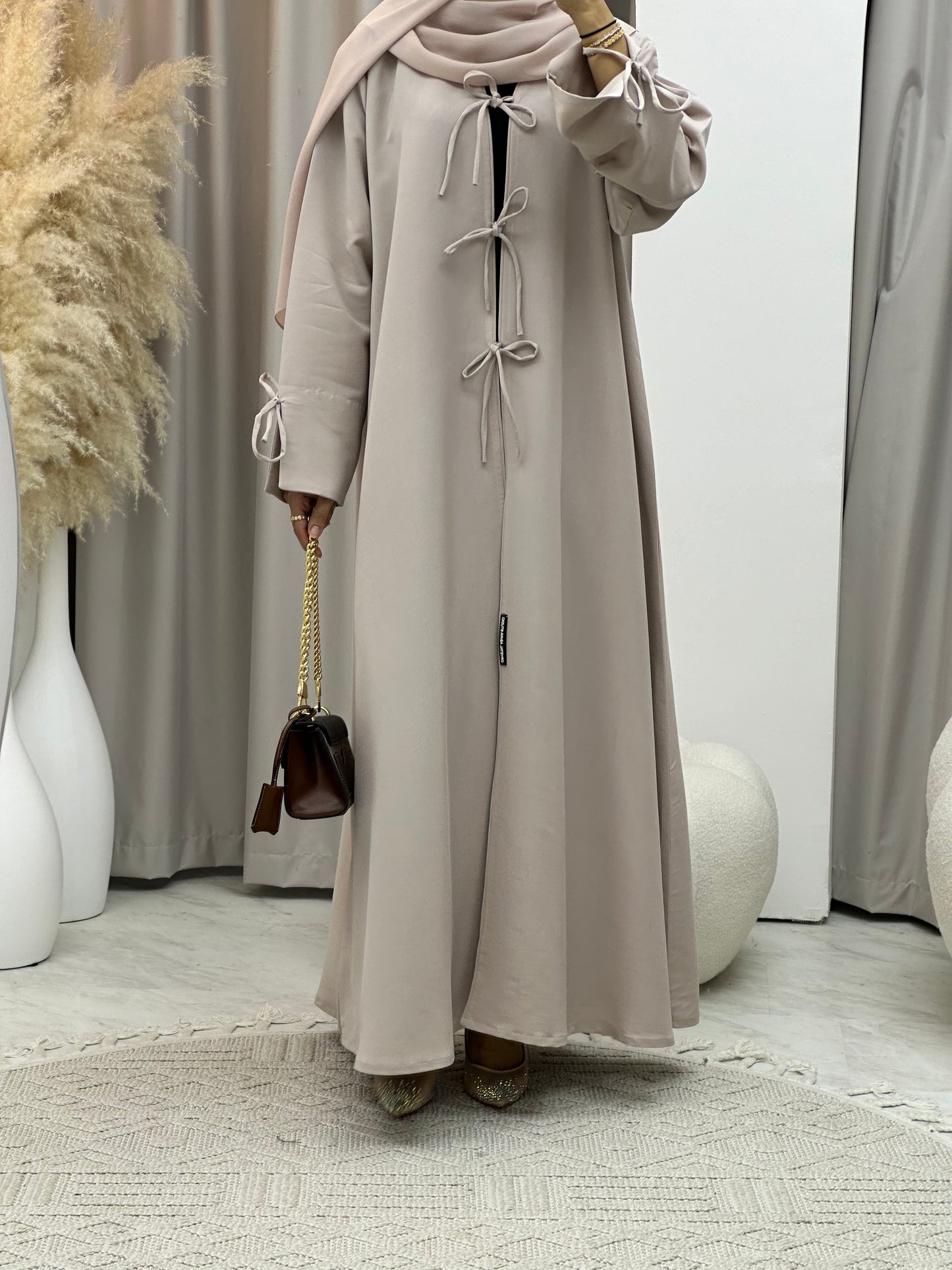 C RTW 0117-01 Nude Bow Abaya