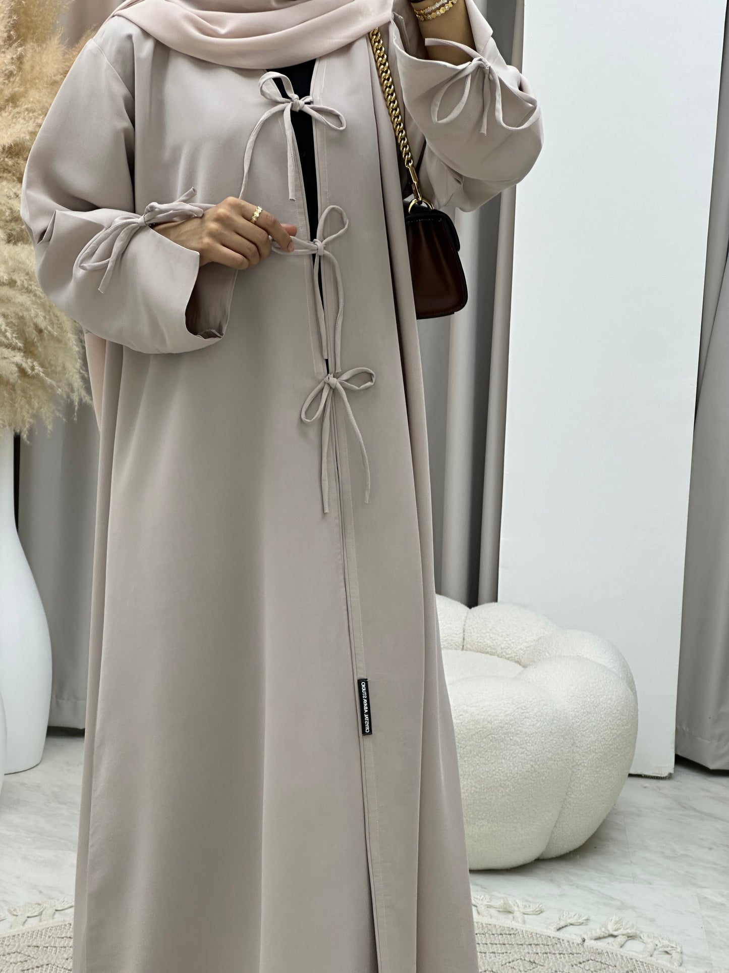 C RTW 0117-01 Nude Bow Abaya