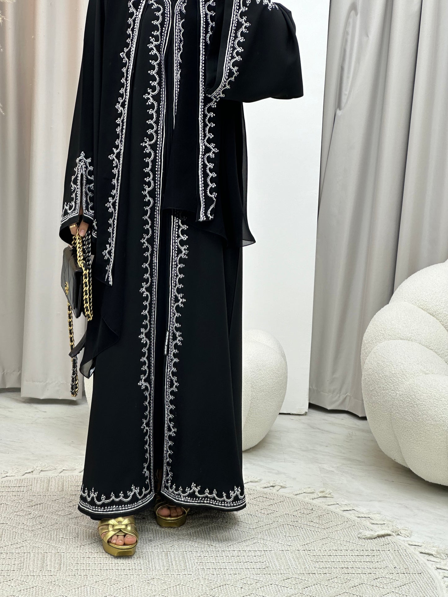 C 0120 Black White Embroidery Abaya