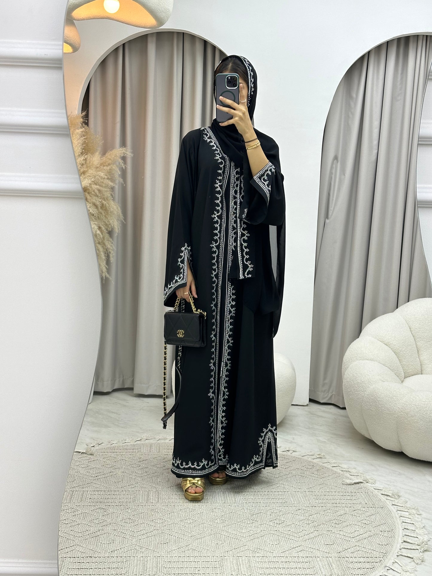 C RTW 0120 Black White Embroidery Abaya