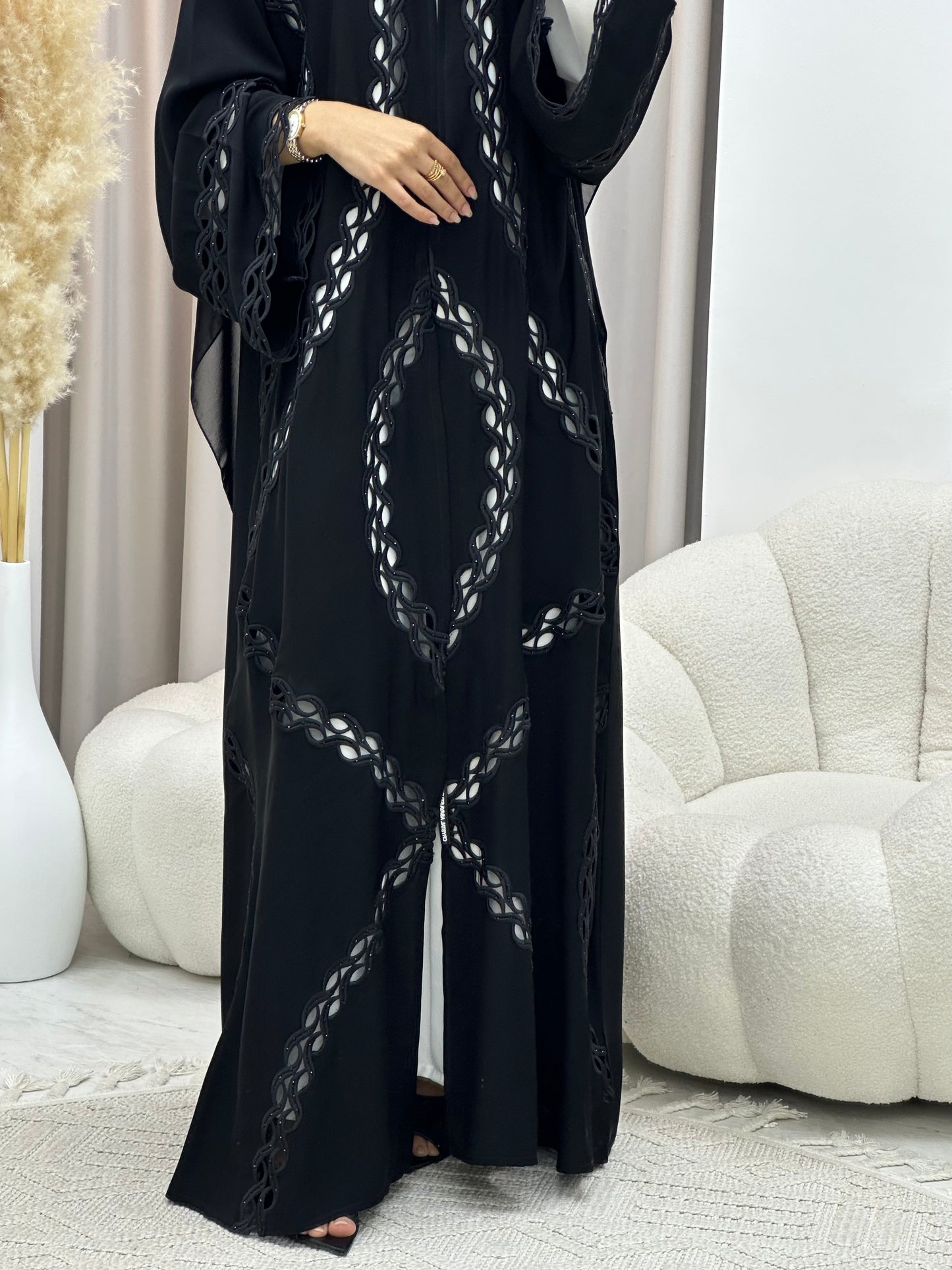 C 0541 Black Classic Lace Abaya