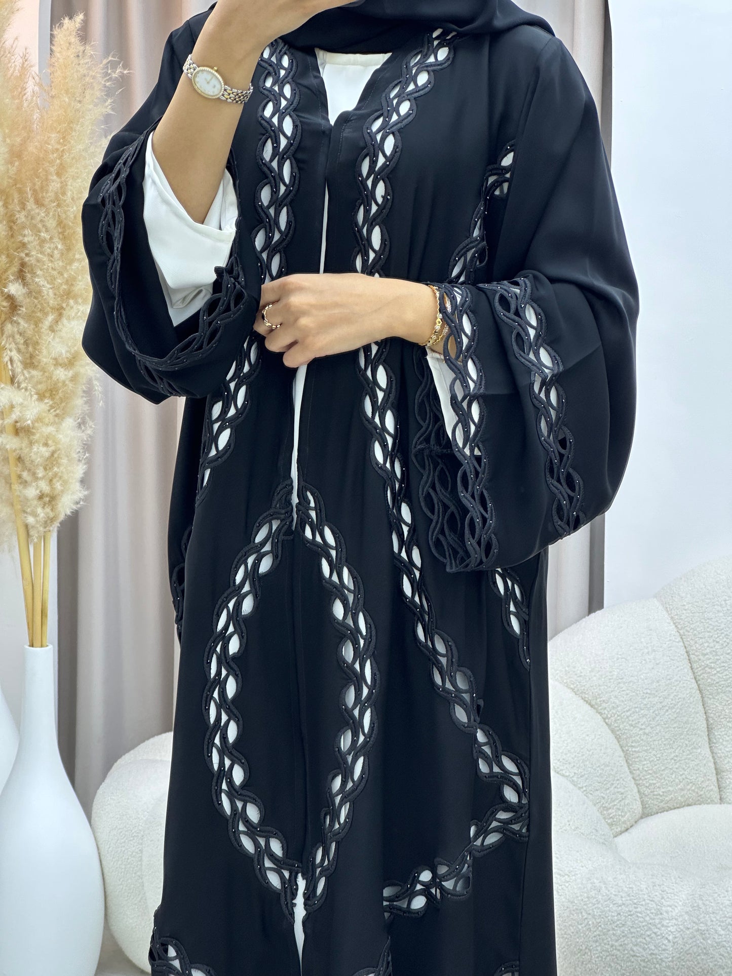 C 0541 Black Classic Lace Abaya