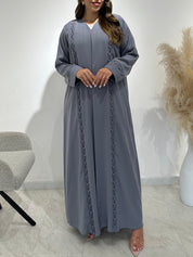 عباية مطبوعة بنقشة زنبق أسود C 1254