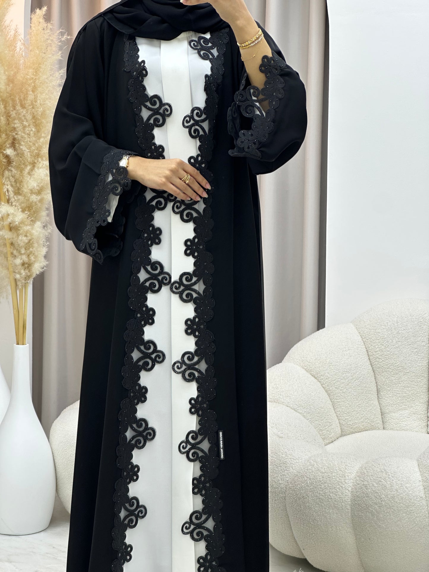 C 0542 Black Classic Lace Abaya