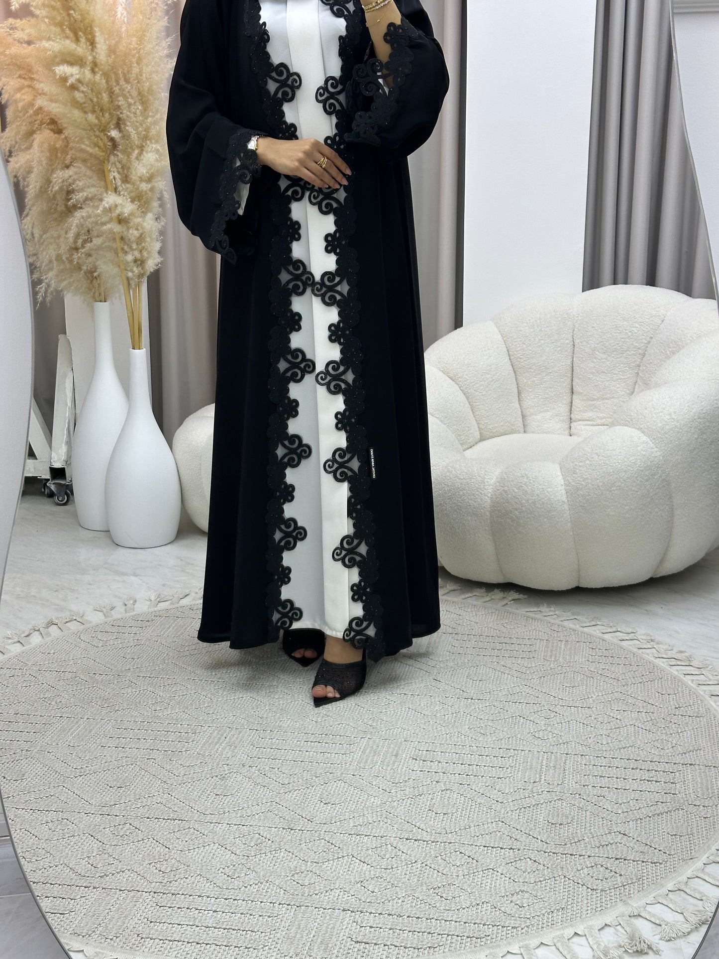 C 0542 Black Classic Lace Abaya