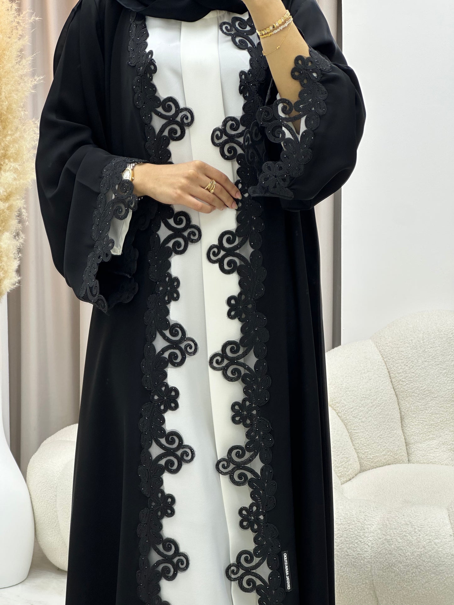 C 0542 Black Classic Lace Abaya