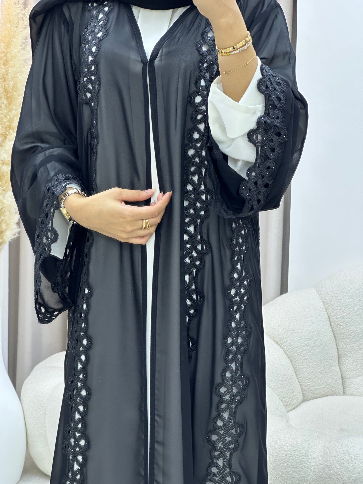 C 0552 Black Classic Lace Abaya