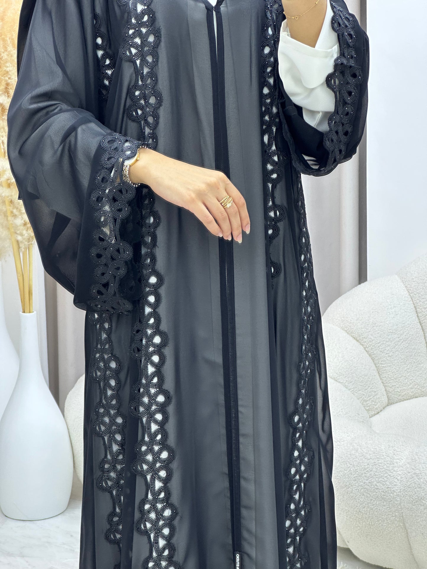 C 0552 Black Classic Lace Abaya