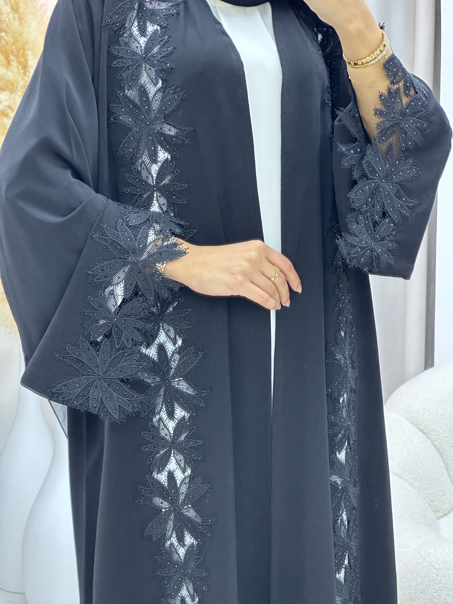 C 0543 Black Classic Lace Abaya