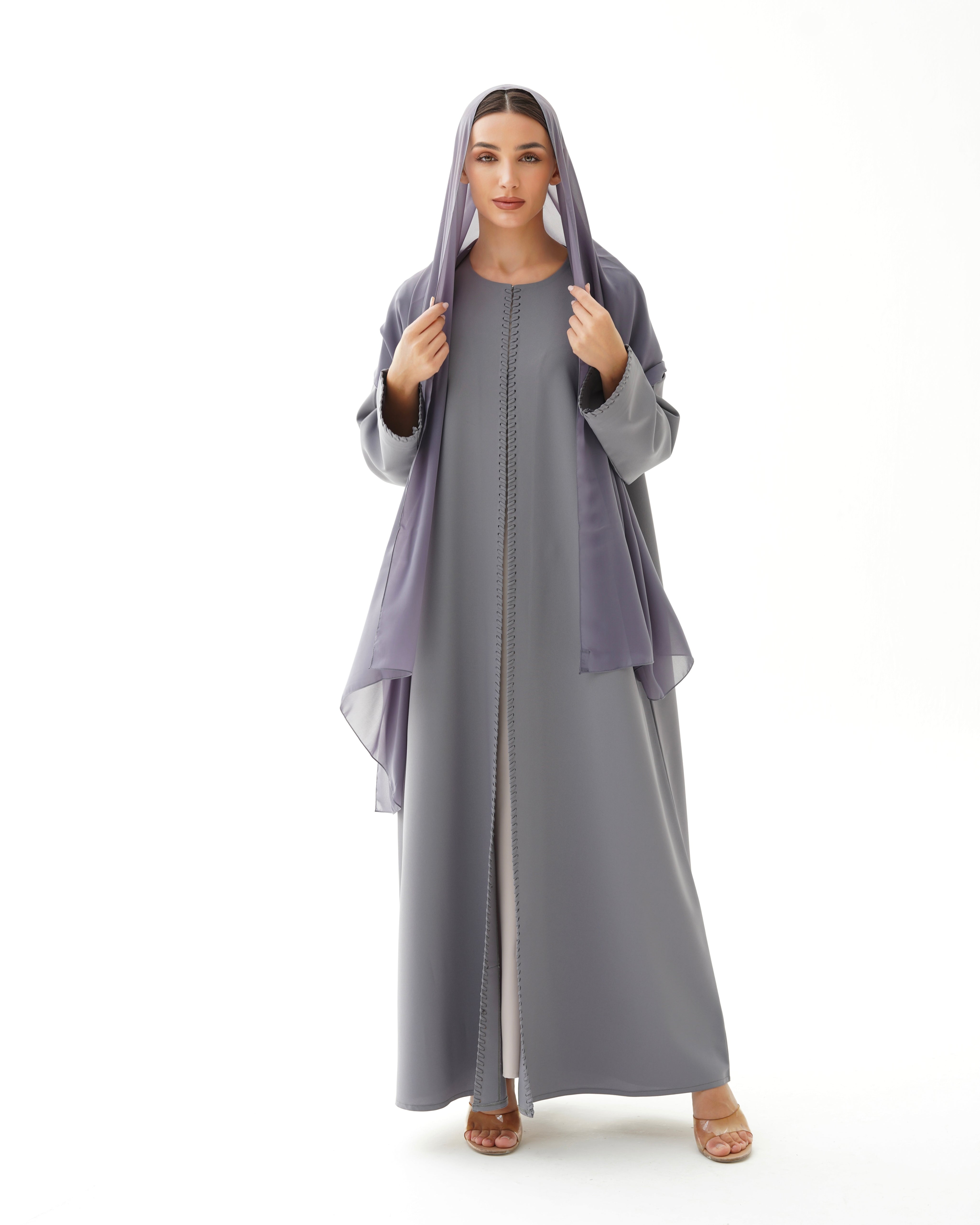 عباية مطبوعة بنقشة زنبق أسود C 1254