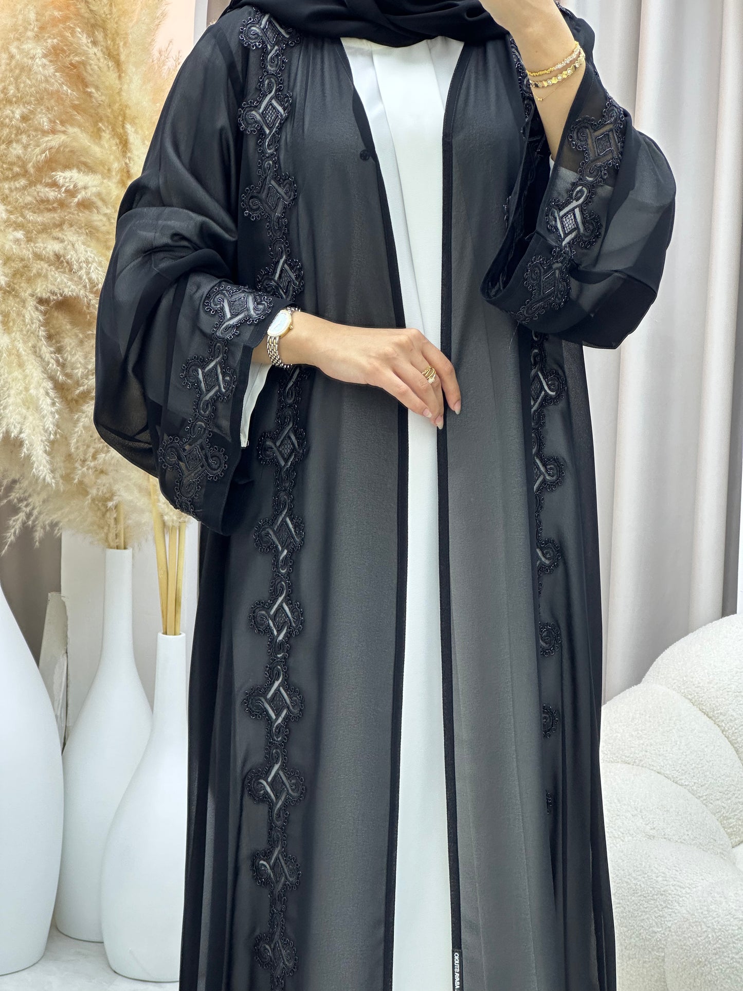 C 0551 Black Classic Lace Abaya