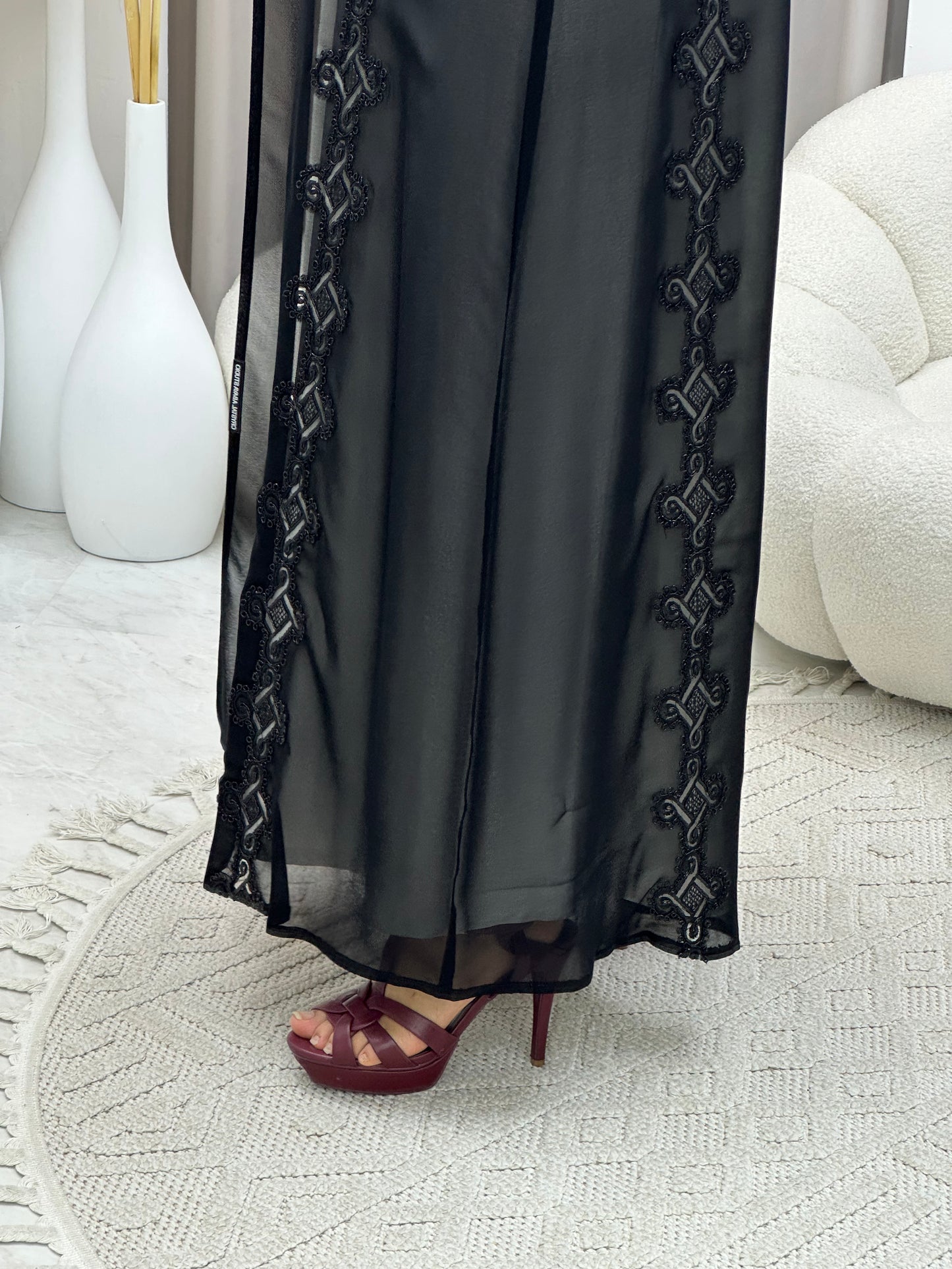 C 0551 Black Classic Lace Abaya