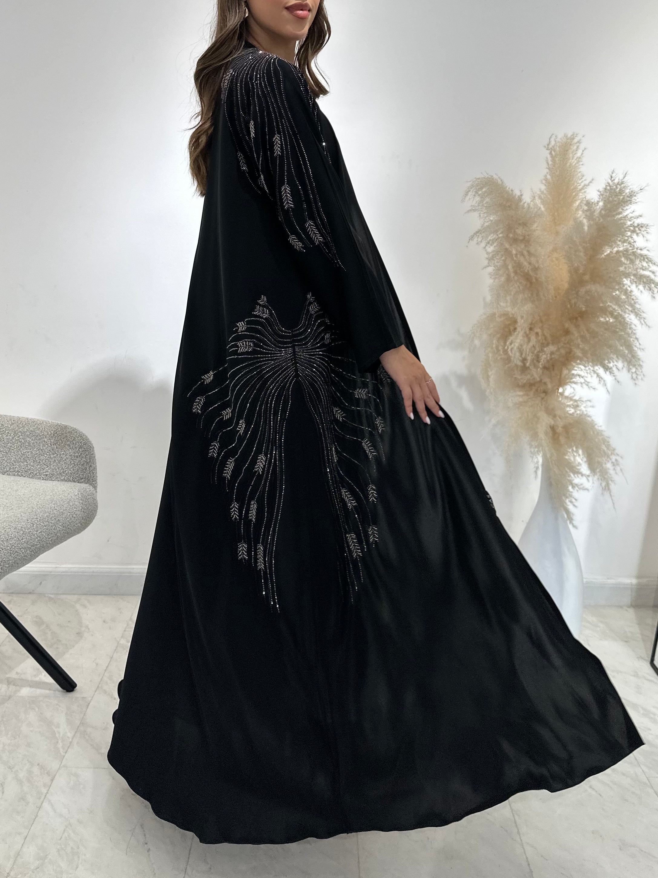 عباية مطبوعة بنقشة زنبق أسود C 1254