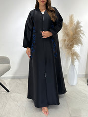 عباية مطبوعة بنقشة زنبق أسود C 1254