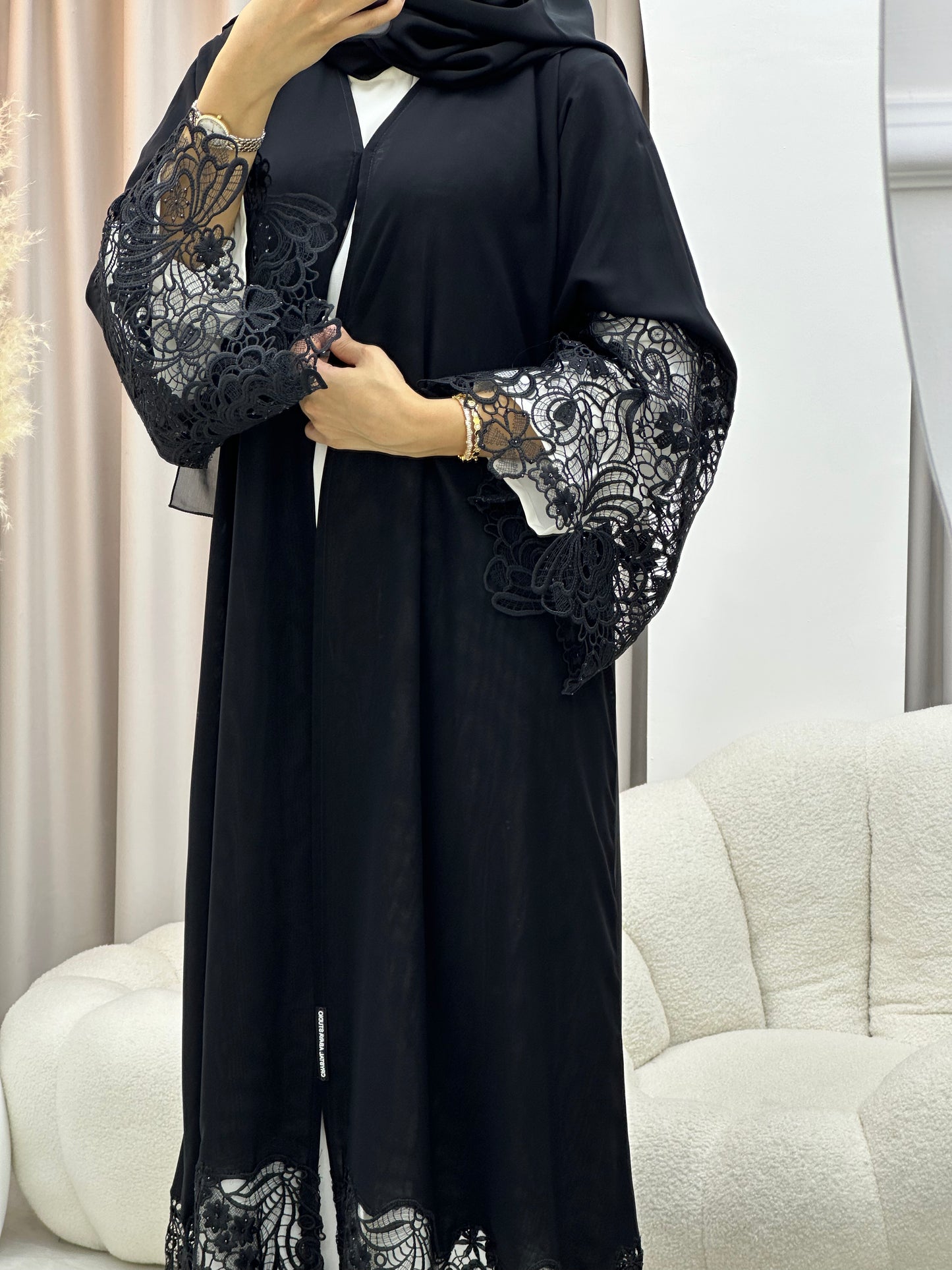 C 0549 Black Classic Lace Abaya