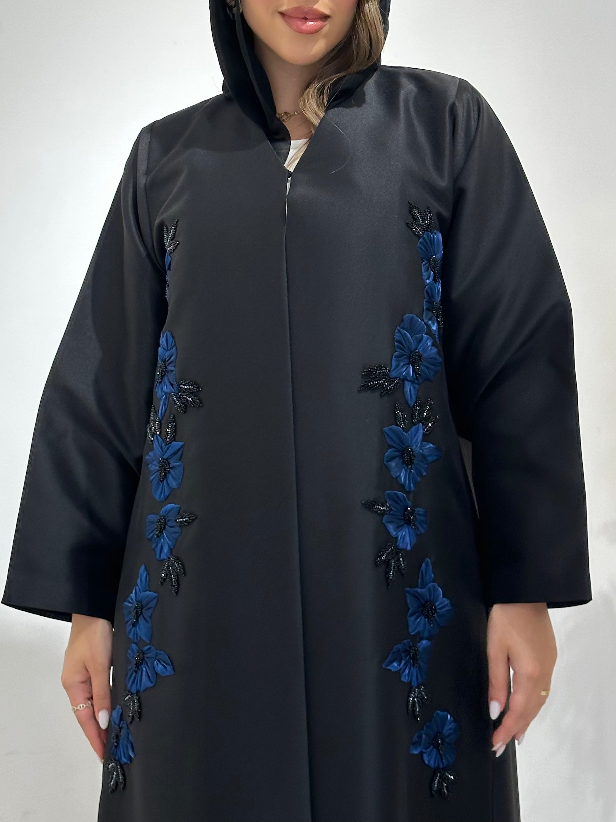 عباية مطبوعة بنقشة زنبق أسود C 1254
