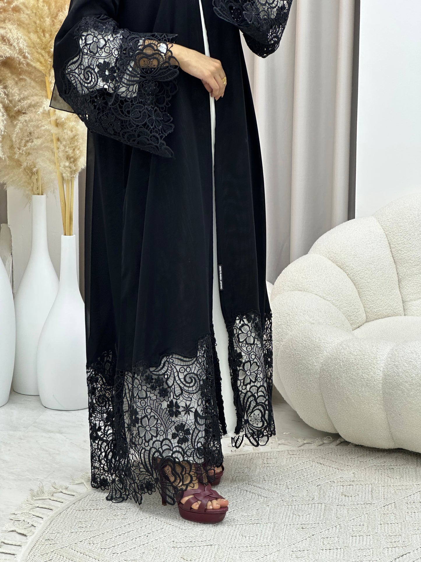 C 0549 Black Classic Lace Abaya