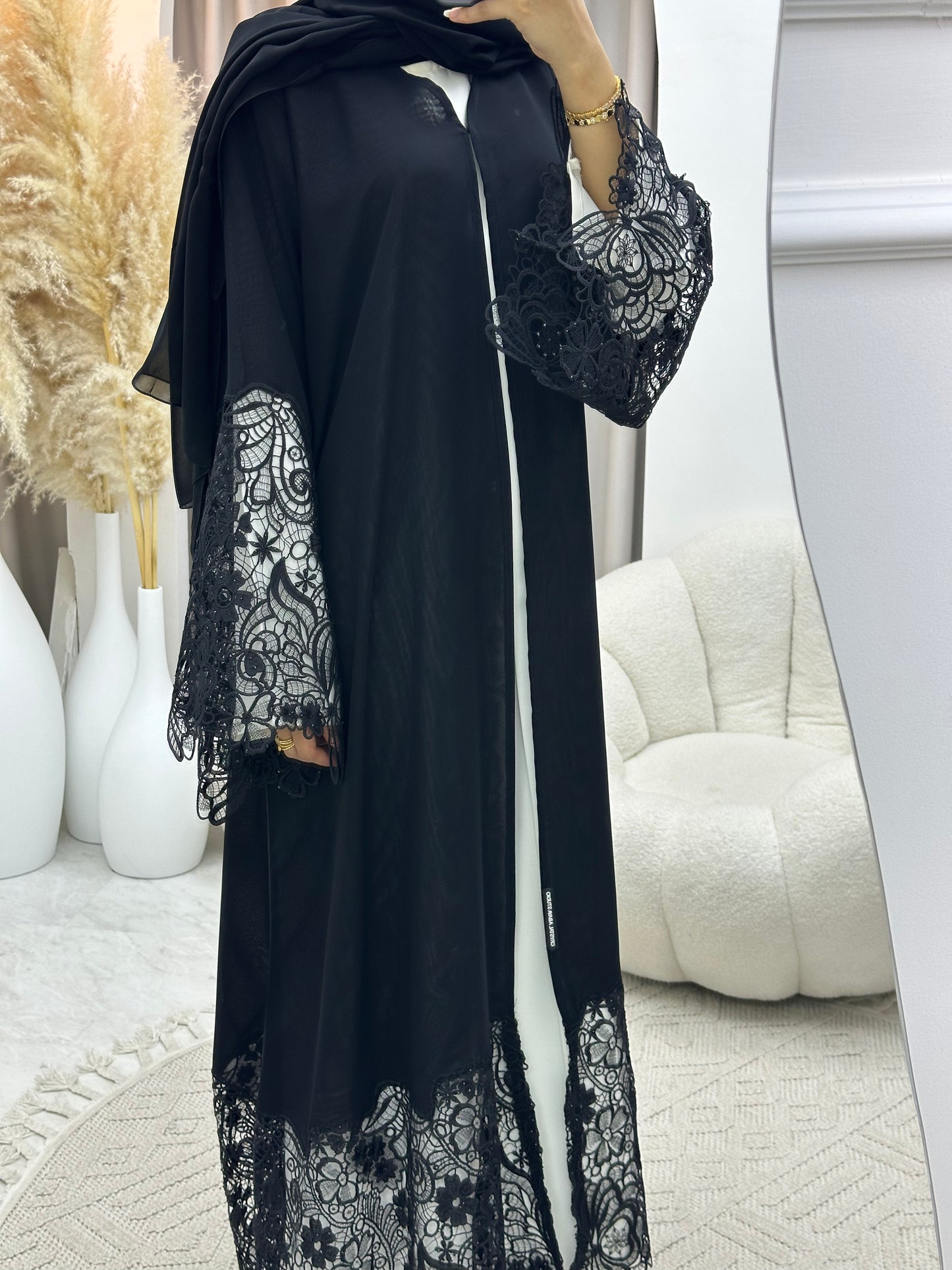 C 0549 Black Classic Lace Abaya