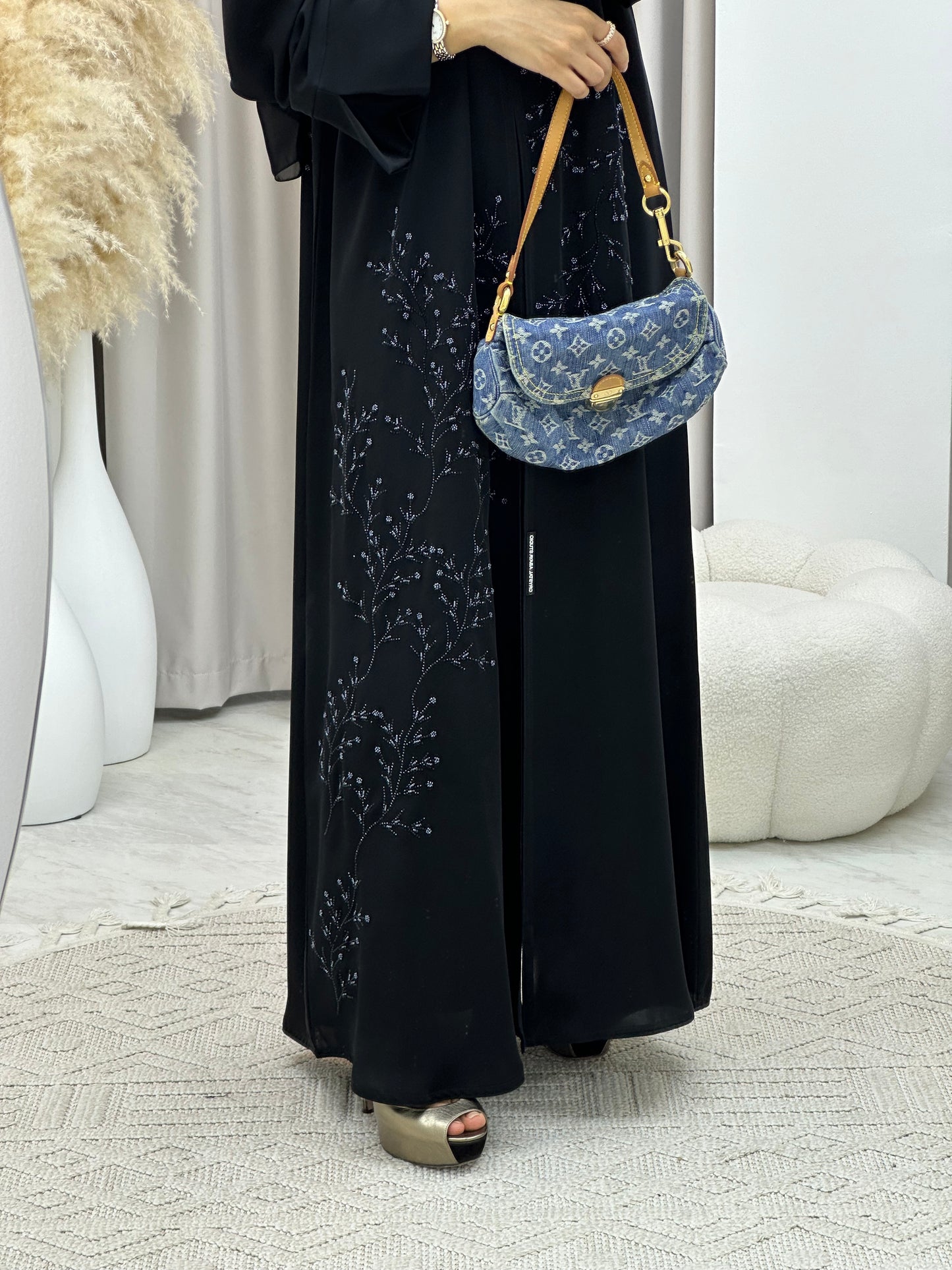 C RTW 0130 Black Blue Beadwork Abaya