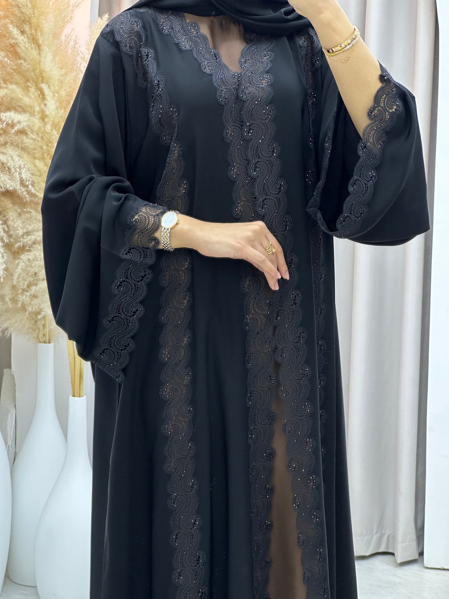 C 0561 Black Classic Lace Abaya